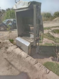 للبيع كامله كل ملحقاتها ماطور شغال  قيم بما الله يرضا بيه وبل عافيه 07...