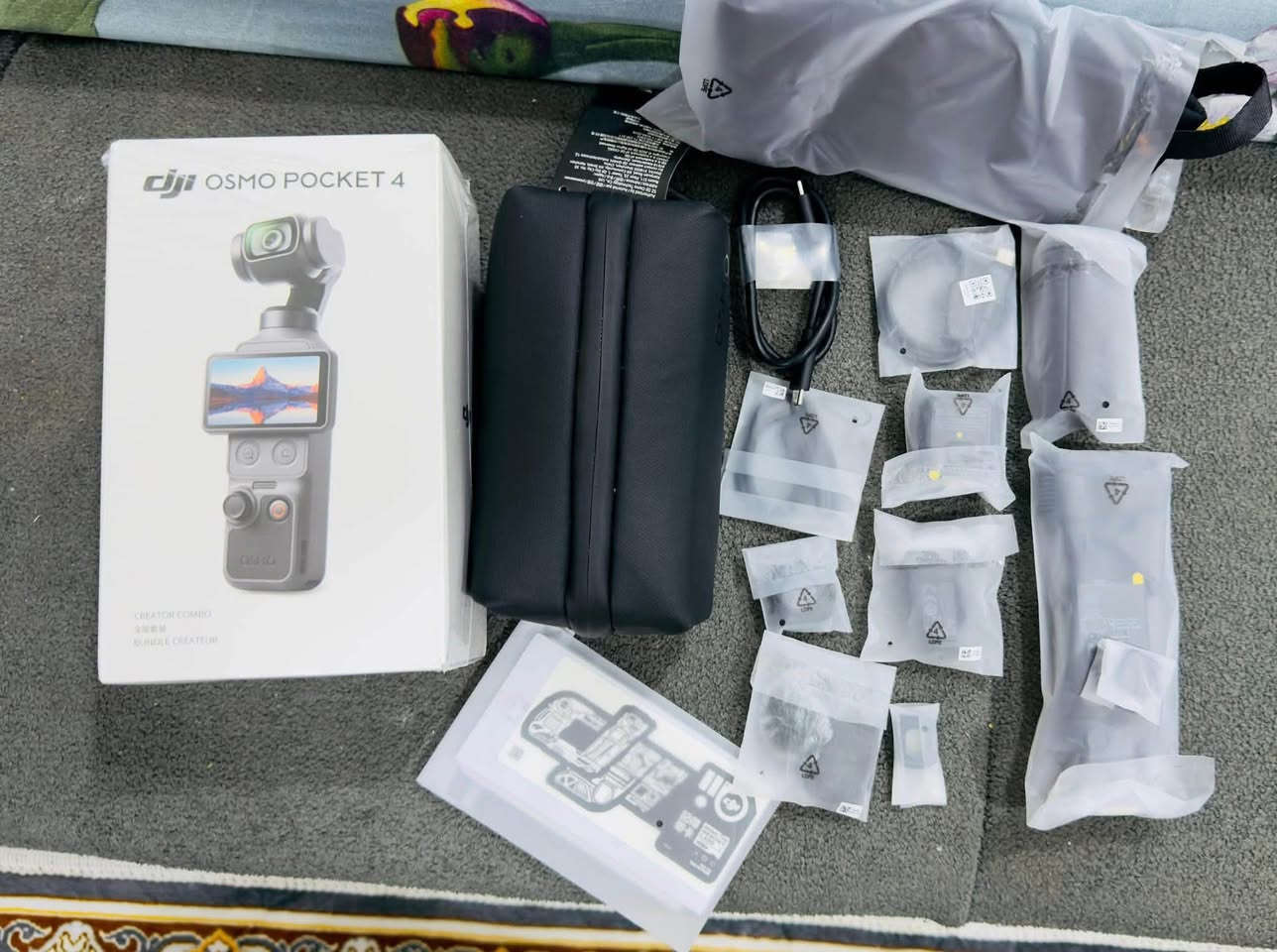 ازومو بوكت 4 كومبو 
من شركة عالمية معروفه DJI 
قطعة استخدام فقط سفرة وحدة  جديدة لك 
مع كامل ملحقات 
عنواني بغداد رقمي ***********
السعر 850.000 وبيها مجال
