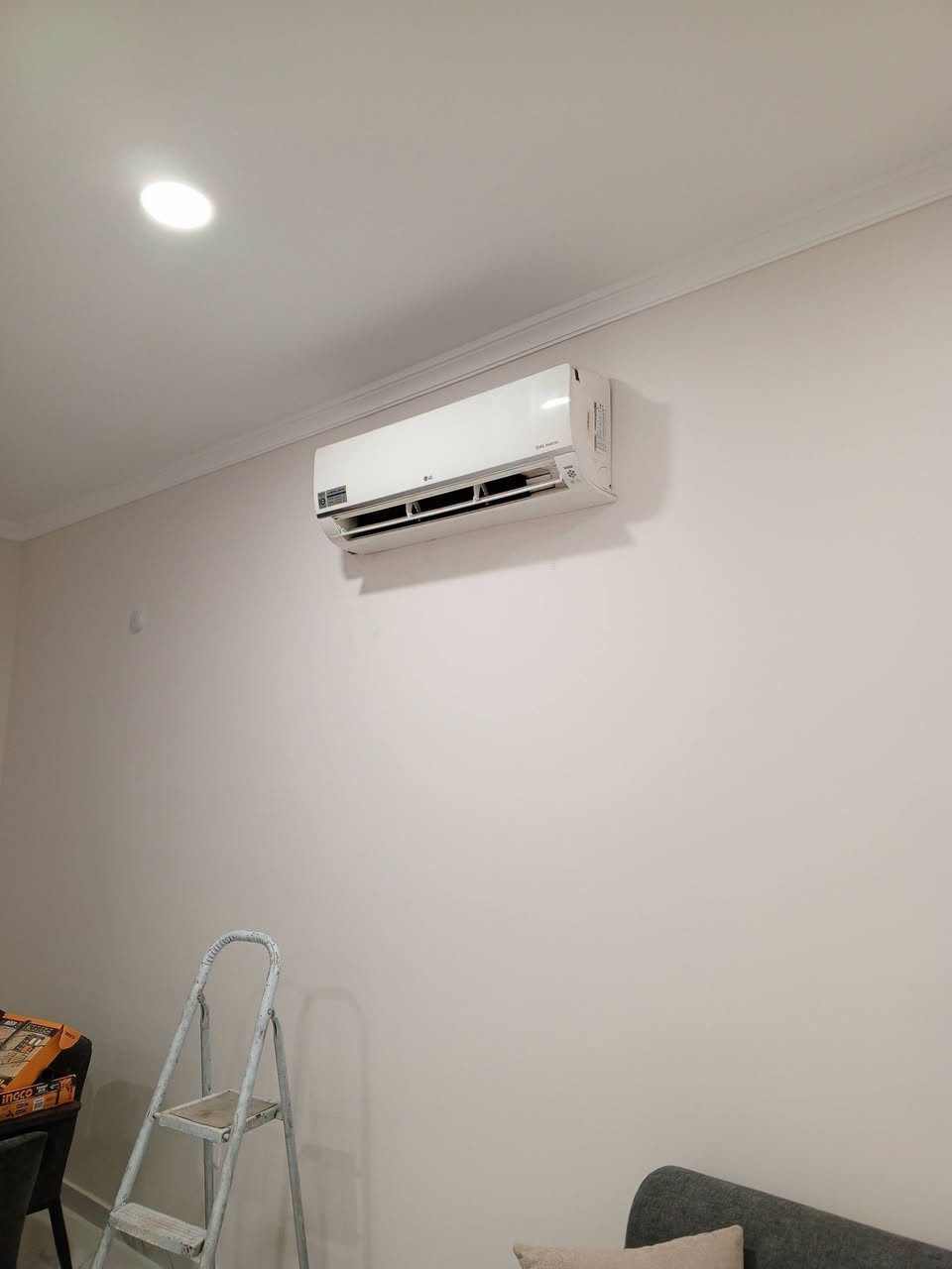 ورشه تبريد متنقله في بغداد 🌐 
لتنصيب وتركيب سبالت ❄️ وفتح سبالت ❄️ وغسل وتنظيف جميع انواع السبالت 💧
📍(نصلكم جميع مناطق بغداد 🌐) 
////////////////////////////////////////////////
♦️جزء من اعمال ورشتنه لهذا الاسبوع ♦️
1️⃣ تنصيب سبالت نوع توسوت TOSOT البلسان 2طن 3طن غاز 410R في منطقه المنصور/ ولبياع
2️⃣ تنصيب سبالت نوع (كري/ميديا/اوكس/LG/TCL) تحكم بالامبيريه 
3️⃣ فتح سبالت أخرى مع غسلهن عدد 3💧
✅ نصلكم جميع مناطق بغداد 🏠
✅ سرعه في إنجاز العمل مع ضمان 

⭕ للتواصل عبر الرقم:
📱*********** واتساب ✅ 
او مراسله الصفحه 📩

نص مكتوب في الصور:
- ***********
- ورشه كرار حيدر