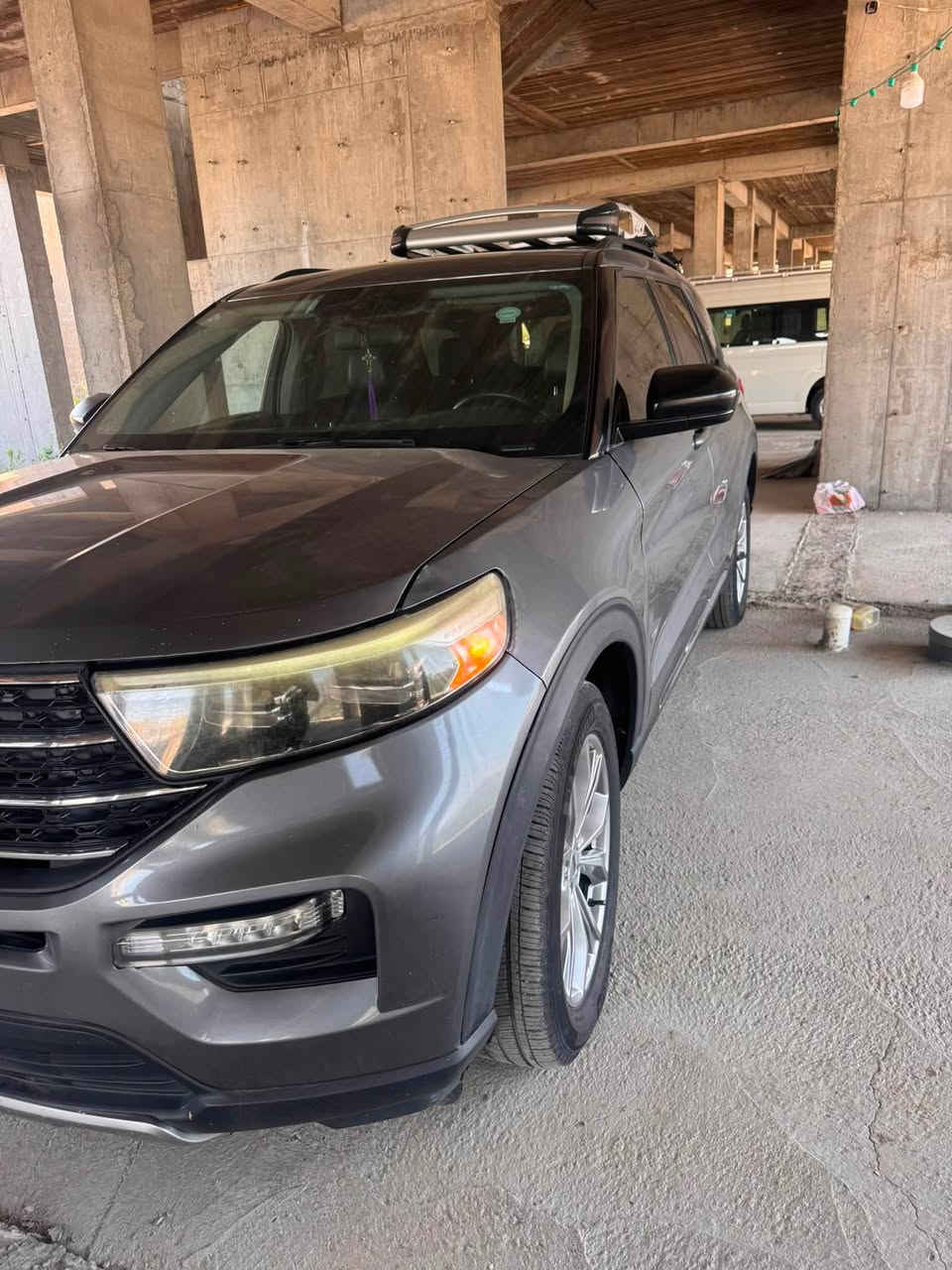 فورد اكسبلور موديل 2021
وارد امريكي 
ماشية 40 الف كليو قابل للزيادة 
6 راكب كشن vip 
فول مواصفات XLT تدفىء كشنات 
***********
