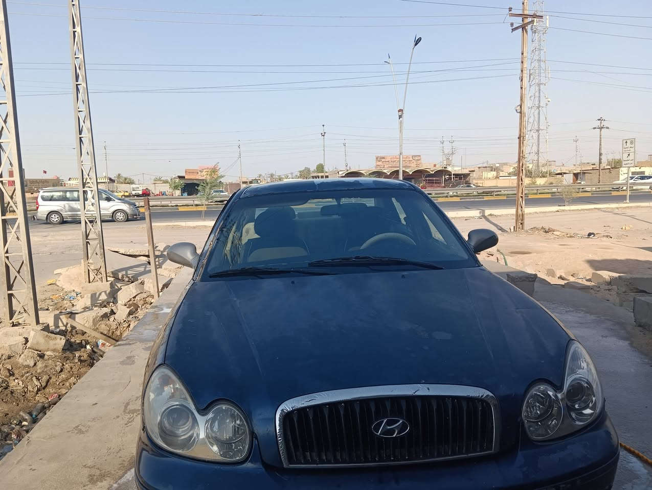 سوناتا موديل 2005 گير محرك حداديه ممتاز خير من الله
رقم بصره انگليزي السياره مصفره 

وباقي التفاصيل شوف العين وحسب القناعه السعر 35 وبيهه مجال قليل
***********
