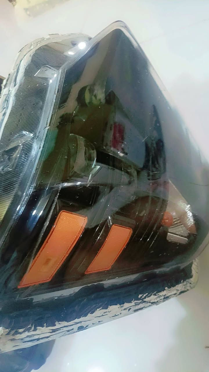 لايت كونا 2025امريكي اثنين اصلي جهة اليمين بس الإشارة والسكن يشتغل يرادلة كارت للبيع مكاني بابل الاستفسار الاتصال على الرقم التالي***********
