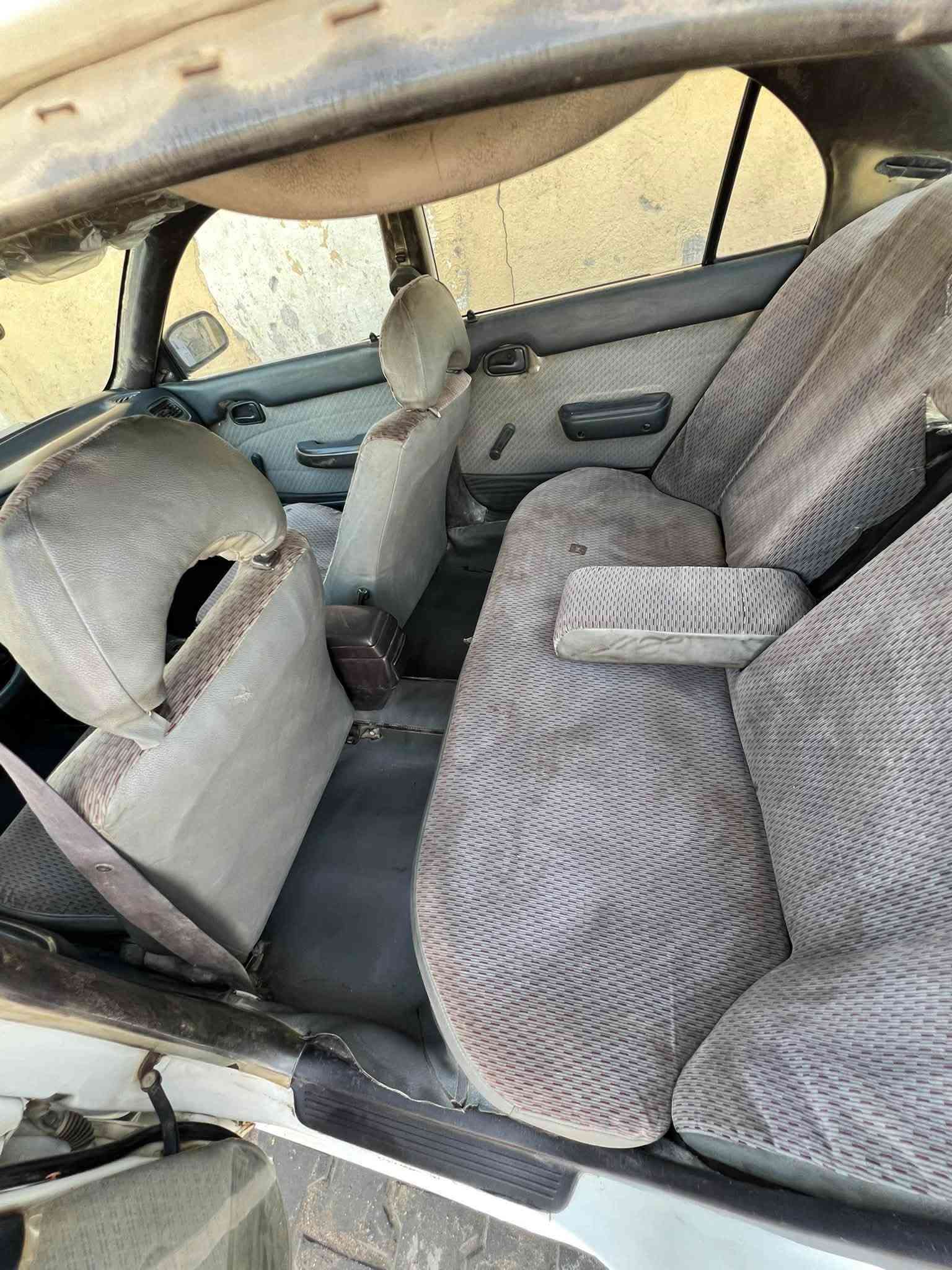 سلام عليكم 
￼ كورولا موديل 1992 
سنويه 2030 تحويل مباشر رقم بغداد 
مثلا ما موضحة بصور سياره بيه رشات مامصبوغ 
كير زين مكينه ناعمه فقط خيط تبخر من القبق 
حداد اماميه 60\100 خلفيه 80/100 
تبريد مابيه داخله حلو 
مكاني ابو الخصيب بهادريه 
السعر 45 
***********

