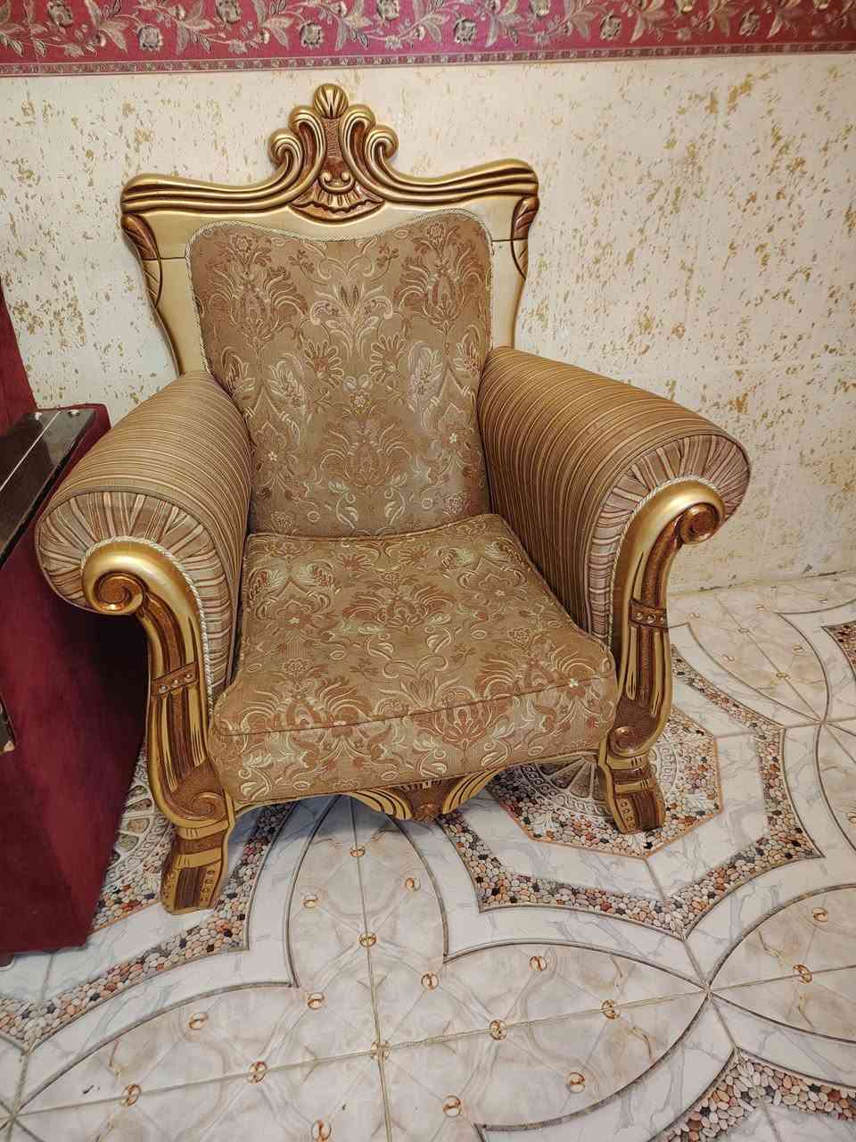 كنبة • للبيع • قابل تفاوض