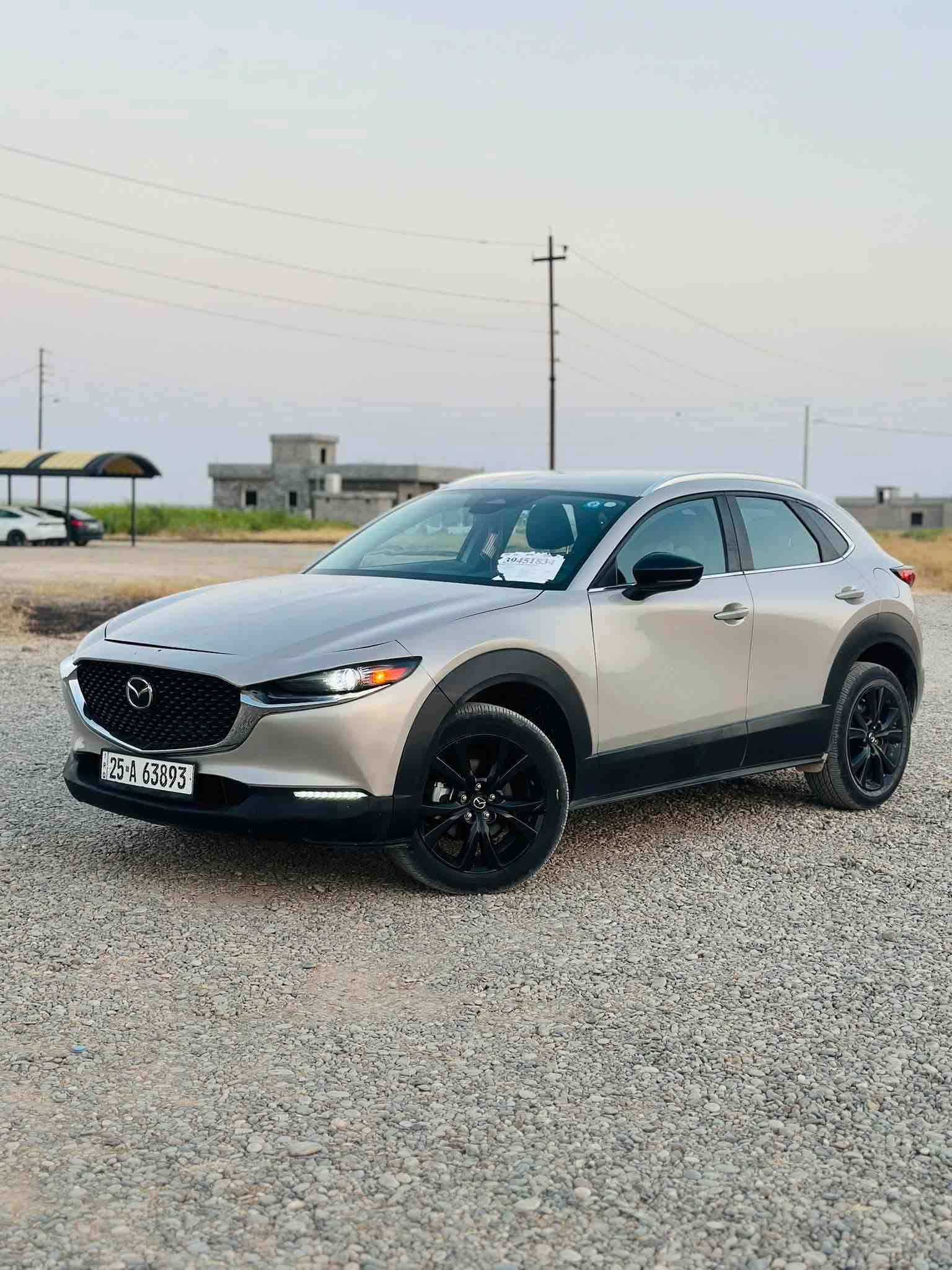 السلام عليكم 
معرض الناصر 
🚗 مازدا CX-30
📌 الموديل: 2024
🎨 اللون: سيلفر مميز
⚡ الفئة: S Select Sport 
📝 المواصفات:
 شاشة وسطية ذكية مع طبلون رياضي وعدادات ديجيتال واضحة.  
 ماشية مسافة قليلة جداً (7,221 كم).  
 الداخلية جلد أسود فاخر ونظيف، گير ومحرك بحالة الوكالة (شرط السحب والفحص).
 التبريد وكلشي شغال، بصمة شبابية ورياضية متكاملة.
 (رقم كركوك - شهداء)
📍 الموقع: كركوك / الزاب صبيح تحتاني 
صور الضربه موضحه بالمنشور 🪽
📞 للإستفسار والسعر، يرجى مراسلة الصفحة أو الاتصال على الأرقام المثبتة: ***********
(أهلاً ومرحباً بالجميع، شراي حقيقي ما نختلف وياّه) 🤝
