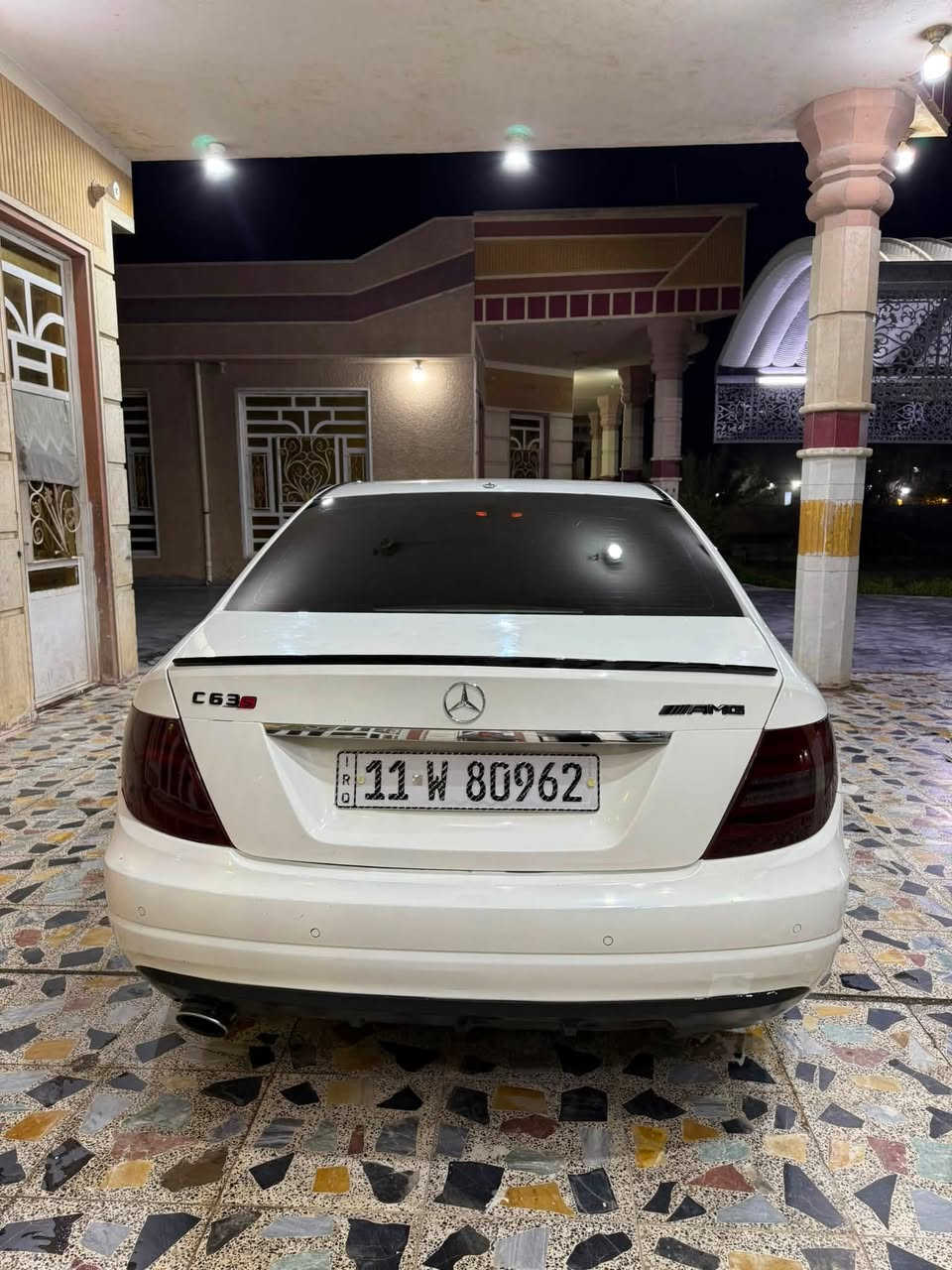 سلام عليكم 
البيع مارسيدس  C63S
موديل 2013  رقم بغداد 
تحويل مباشر
مصبوغه حزام 
مواصفات 
حجم المحرك 6
كير اتماتيك
بصمه
تبريد قطعتين 
تحكم ستيرن جهتين 
كراسي كهرباء 
المقاعد جلد
اشاره بل مري 
ويل كروم 
شاشه حجم كبير 
كامره دواره 
حساس امامي وخلفي 
بعد بيها هواي مواصفات 
السعر 90 $ ورقه بيها مجال بصيط 
العنوان بغداد جسر ديالى الجديد
 تقاطع 9 نيسان 

الاستفسار ***********
ابو محمد الشمري
