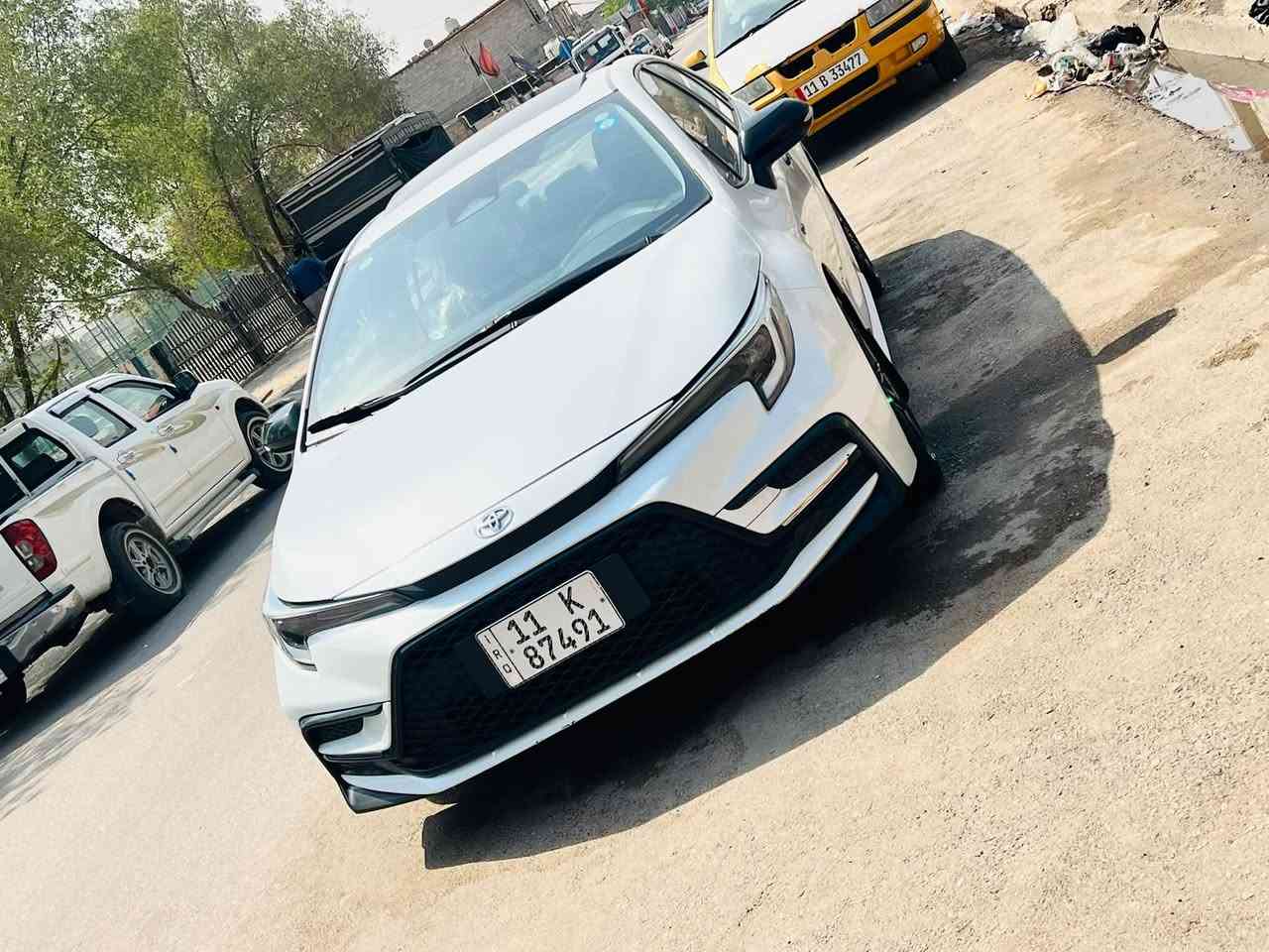 السلام عليكم كورلا هايبرد فول مواصفات s بلاك ايدشن كفاله عامه من الصبغ والحادث عدا ملاحظه جداً بسيطه موجوده بلصور بسمي رقم بغداد ماشيه 12 كم 
بانوراما 
كشن كهرباء 
رادار امامي 
مثبت كروز سرعه
قياده اليه
درايف مود
اوتو هولد
سايد بريك كهربائي 
تبريد قطعتين
توقف ذاتي 
مكان السيارة بغداد للاستفسار اكثر اتصل وتدلل 
***********
