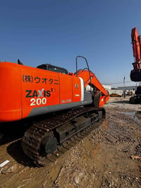 هيتاشي ZAXIS 200 • نظافة ١/١ • وارد اليابان