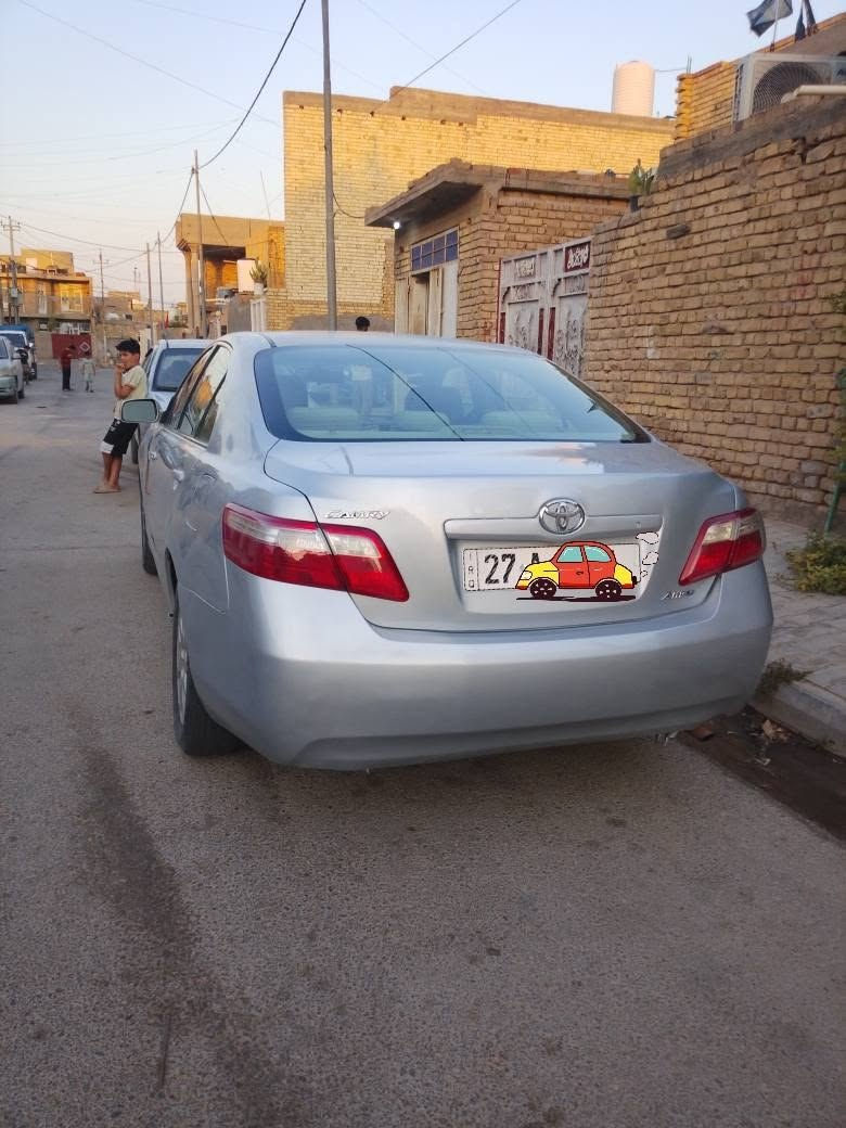 السلام عليكم 
كامري موديل 2007
محرك 2400
سياره جاهزه من كلشي 
بيها رشات صبغ أقل الحزام
رقم دولي مكانها الكوت تحويل ثاني يوم .. 
للبيع او مراوس بأقل وفرق
السعر 82
***********
