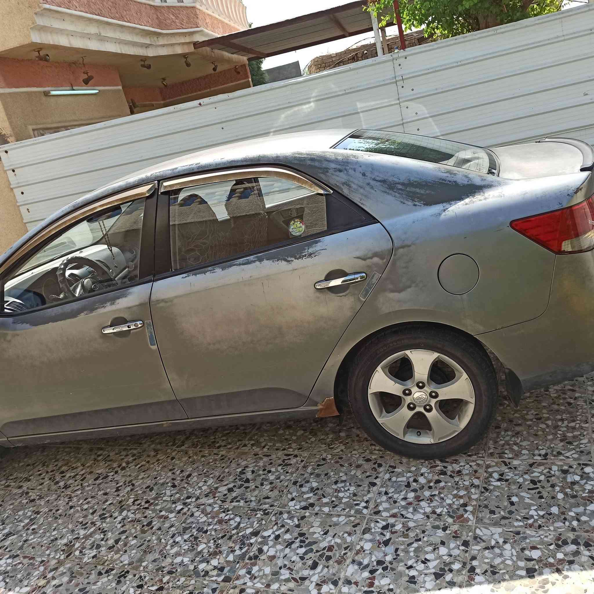 سلام عليكم 
للبيع 
كيا فورتي ٢٠٠٩ 
بغداد بأسمي 
سعر ٨٣ 
رقمي ***********
