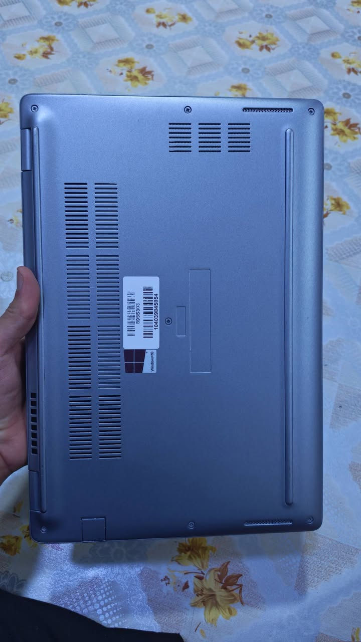 Dell latitude 5310 i7 touch screen
Ram 16 
Hard 512 
Intel (R) Core(TM) i7_10810U

كارت الشاشة داخلي 
نوع ذاكرة SSD
حجم الشاشة 13.3
شاشة لمس
كيبورد عربي + إنكليزي
نظافة 100/100 و سبح منافذ 
لون لابتوب رصاصي 
شحن كلش زين 
ملحقاته ماوس hp+ حقيبة
سوبر سلم جيل 10 حديث 
كامرة فول أج دي مع مغلق للكامرة
للتواصل: البصرة / الهارثة 
الرقم : ***********
سعر لابتوب 400000 ألف و بيه مجال
