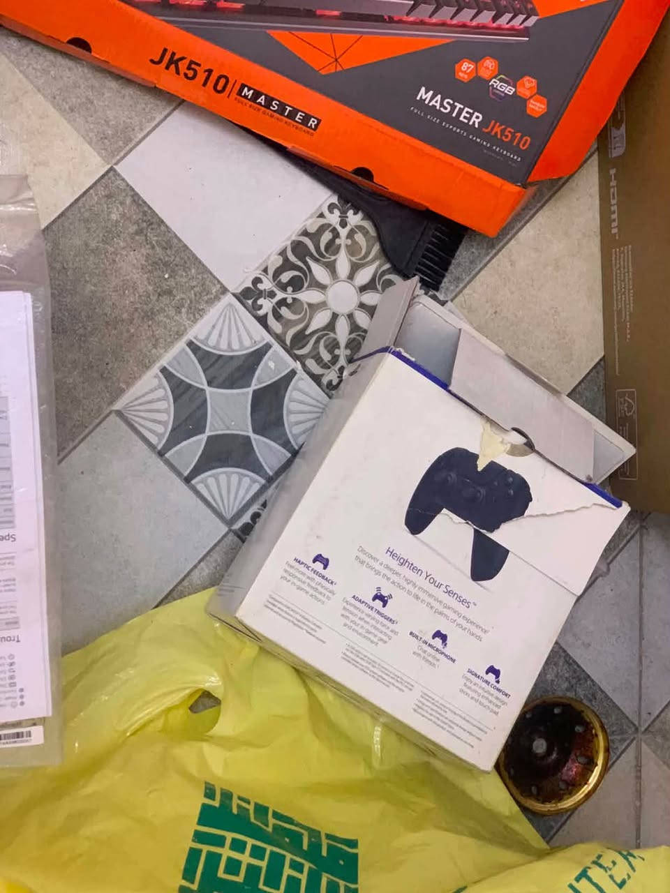 سلام عليكم شباب تجميعة كاملة للبيع 
المواصفات 
galax 5060 ti 16gb
b760mk asus
ram 16 3600hz laxer
m.2 1T gen4 wd green
cooler ag400
pus 650w galax bronz
case sama sv-01
ويا التجميعة
ماوس وكيبورد الشركات موجودة بالصور ويدة بلي 5 
ويوبي اس 2 احجامهم ( 3000va و 850va )
وشاشة سامسونك g5 200hz 2k 27inch

رقمي ***********
مكاني بغداد الشعب 
ممتواجد فيسبوك
ماعندي توصيل 
رايده بمليونين وبيه مجال
