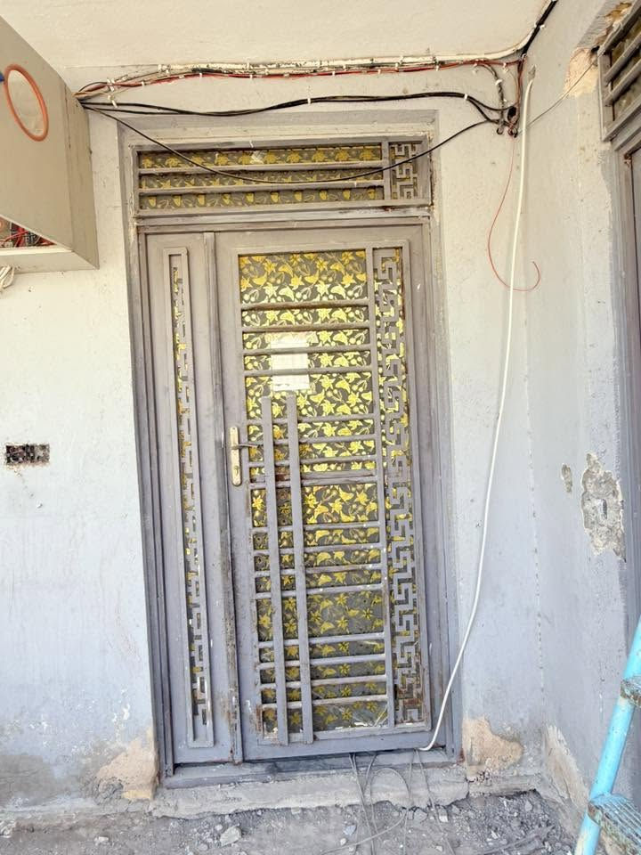 ابواب للبيع 
حديد ثقيل قياس 250
عرض 120
عدد 2

ناصرية مركز
***********

