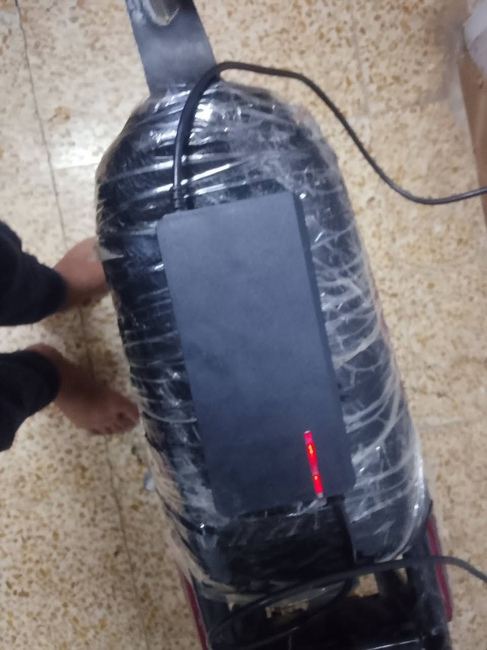 شحنه للبيع حجم 20 يشتغل مال خمسه بطاريه سعر 10 مكان حي سومر رقم الهاتف ***********
