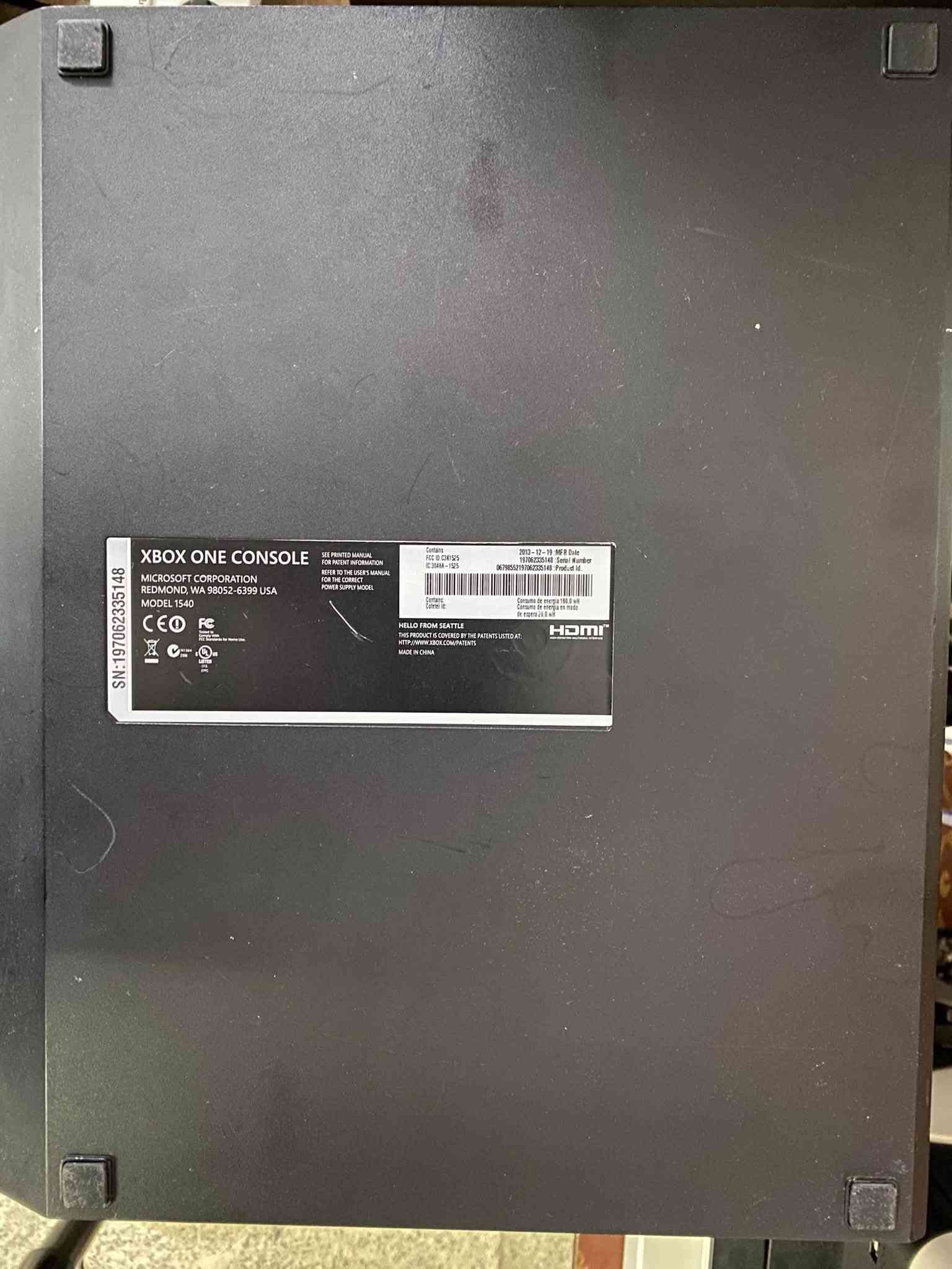 السلام عليكم 
Xbox one للبيع
نضافة الجهاز 95%
مساحة التخزين 512GB

ملحقات الجهاز : 
- يدة تجارية لون ابيض 
- محولة الكهرب
- كيبل HDMI 

السعر : 115,000 وبيه مجال للشراي

العنوان : الموصل ويوجد توصيل

للتواصل : *********** واتساب
