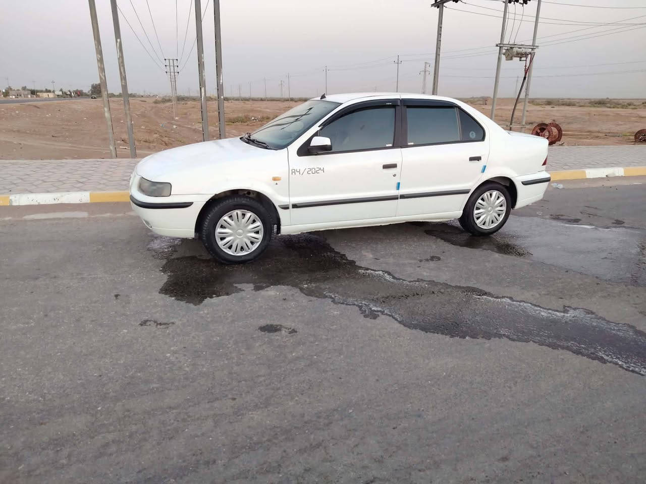 سمند مديل 12 محدثه كرستال مكفوله من ضربه وتبديل والصبع السياره بلاديه بيه بس الدوس صبغ مكينه وكير وحداديه وتخم تاير تبريد قطعتين خلفي امامي سنتر لوك شغال مسجل 4سماعات رقم كربلاء مداور ثاني سنويه مجدده 28 السياره السعر 40 وبيه مجال للشراي مراوس اراوس حسب القناعه مكان السياره دوانيه ***********
