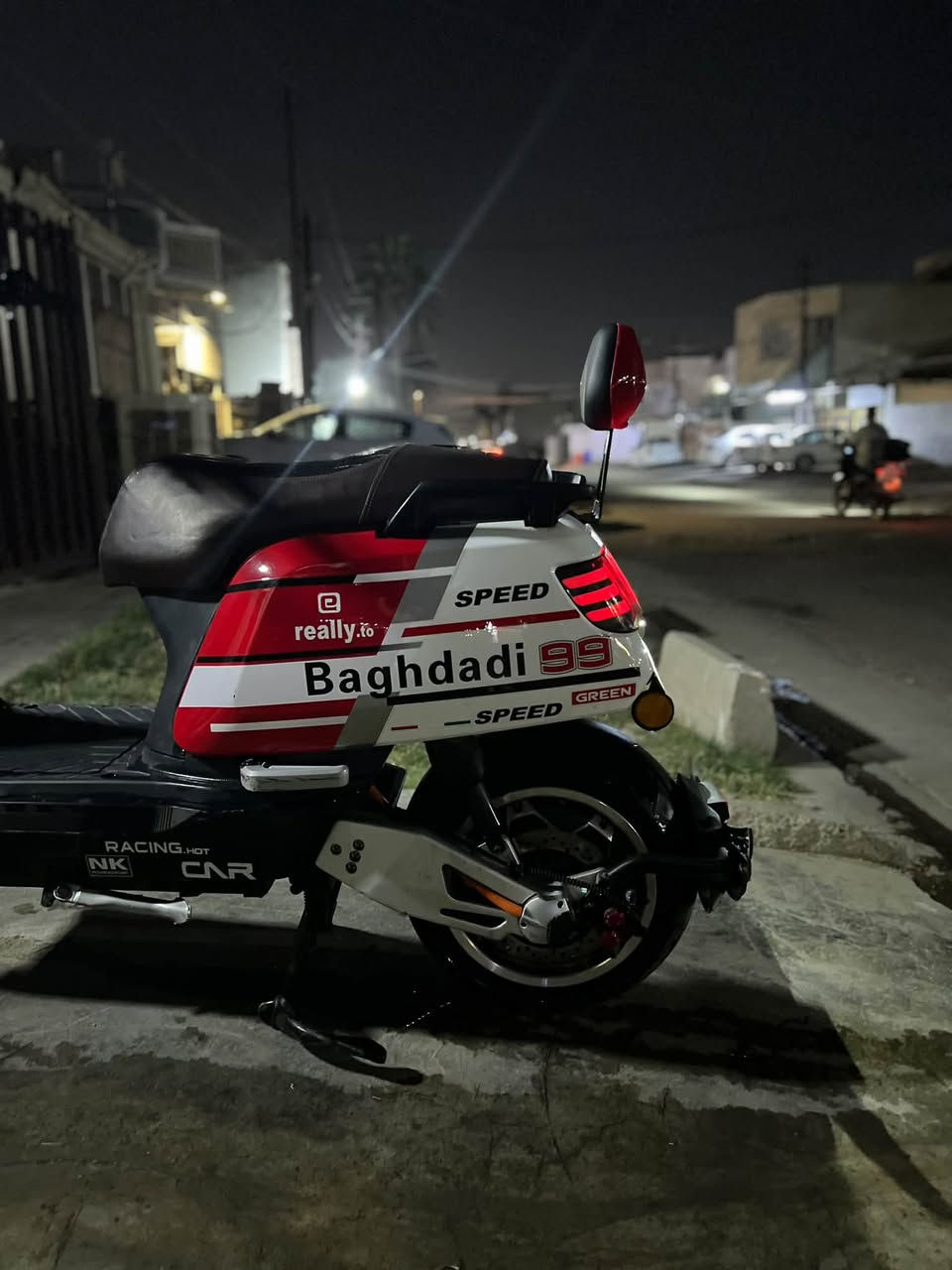 السلام عليكم للبيع كاسحه جكات رياضيه دراجه بعدها وكاله دراجه تجي 6 باتري جنطه 45 امبير تمشيك من 80 كيلو إلى 100 كيلو متر تجي 3 سرع و S سبورت دراجه سرعتها 140 طلقه ملف 5.500 موديل 26 بيها نظام P ونظام R رجوع للخلف وبيها فتح جنطه تلقائي وبيها بلوتث دمام اصلي صوت يرج رج دراجه كامله للاخير اي نقص ما بيها مكاني بغداد العامريه ***********
