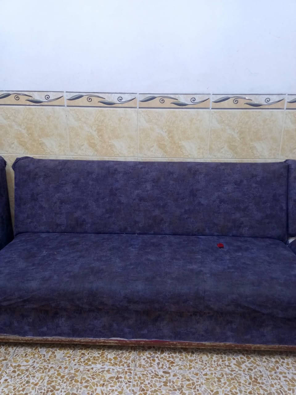 السلام عليكم 
طخم للبيع خشب عراقي اصلي 
7 امتار 
السعر 75 العنوان وادي حجر قرب مدرسة عمار بن ياسر 
لتواصل ***********
