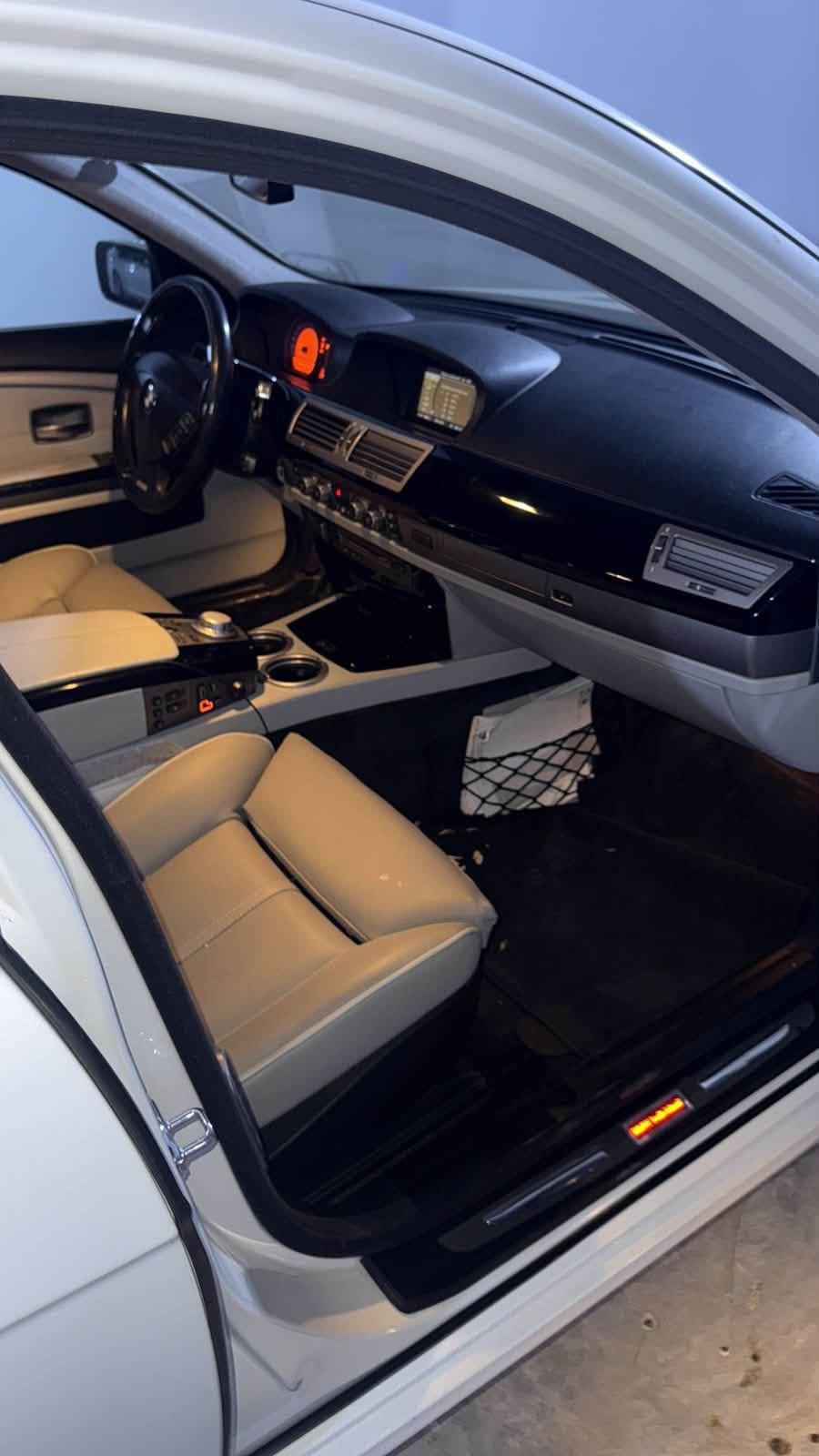 760Li • ٢٠٠٩ • باب طويل VIP