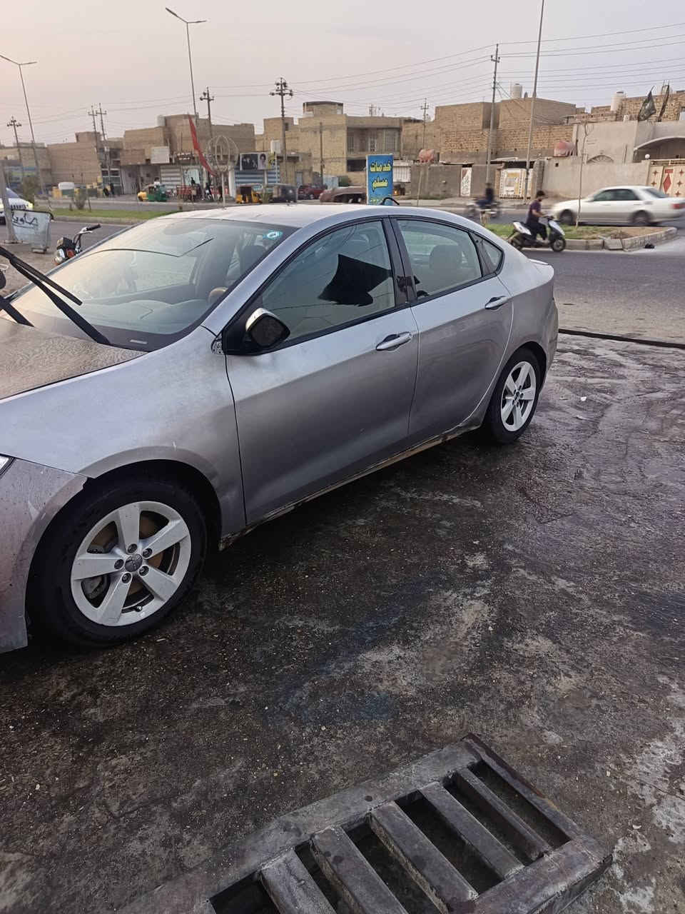 دوج دارت للبيع موديل 16 وارد امريكي 
محرك 2000 . السيارة رقم ميسان باسمي 
السعر 65 ورقة. للاستفسار الاتصال على ***********
