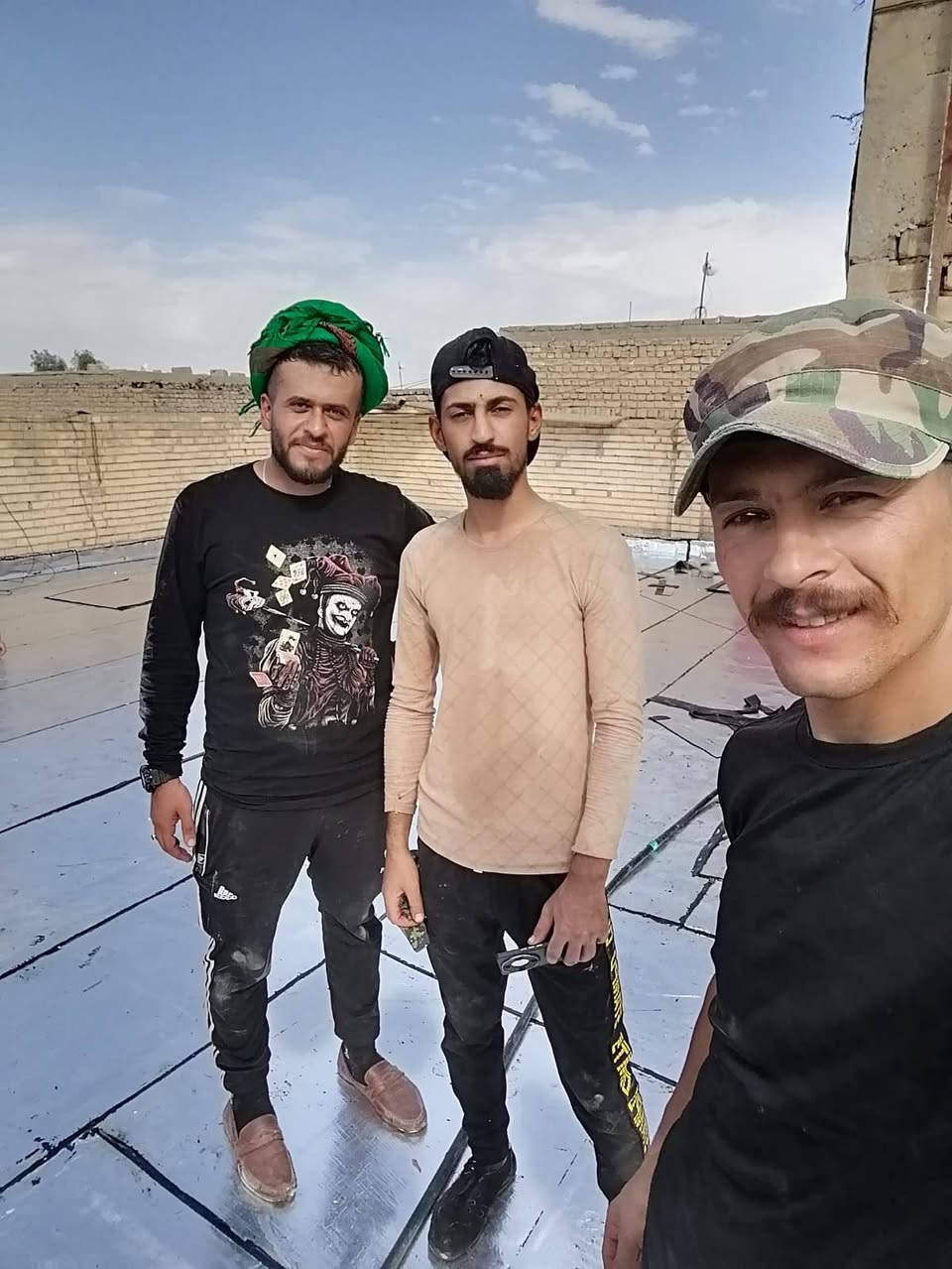 السلام عليكم اهالي ديالى 🔥
مستعدون  لتغليف  المباني الحكوميه والاهليه وبأسعار مناسبه جدا الأيزوكام يعكس الحرارة بنسبة ١٠٠% وعازل للرطوبة ويتحمل كل ضروف المناخ ، تعمل المادة على الصب والفرشي والأشتايكر والجينكو و على سطوح المزفته والسطوح الغير مسلطه
 للاستفسار والمعلومات الاتصال على ارقام الهواتف التالية
 ‏‪ ***********
