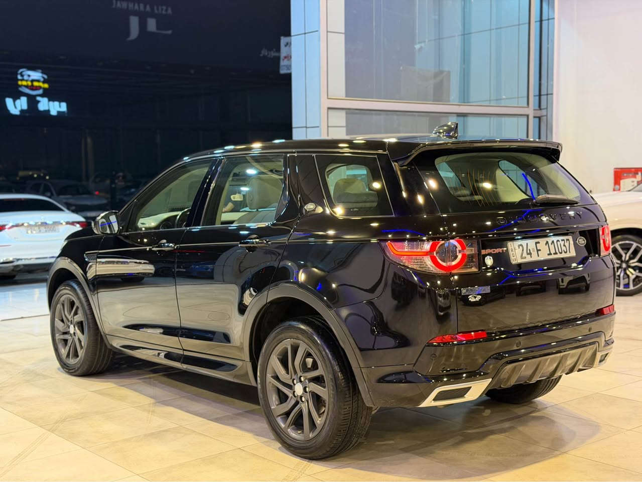 Range decovary 2018
شركة سردار 
فول مواصفات كلين 
لايتات زينون ليد 
حساس امامي خلفي 
بصمة 
بانوراما 
كشنات جلد 
4*4
شاشة كاميرة 
صندوق كهرباء 
سيارة بدون صبغ مكان تعديل بارد بس 
كير محرك شرط مامفترح 
١٤٧$
*********** وتس اب 
*********** أربيل, العراق
