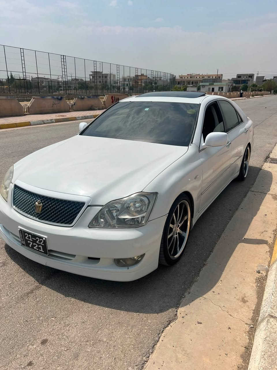سپۆرت ٢٠٠٥ بڕاوە
١٨٢
سڵایت
ناوڕەش و قەیسی
بئ دەعم و لئ دران و کەڤەر
تەبەریدی ساردو گەرم مەزبوت
سەیارەکە جایزە تنوتۆڵە
بئ چاڵ و شوخت
٥٣ کەمیک مەجال
لە شارەزورم
***********
