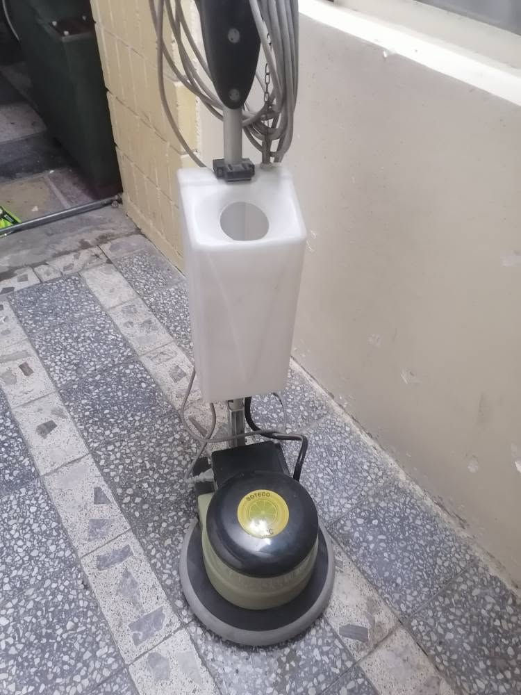 جلايه غسل سجاد جديده جديده جديده  سعر ٤٥٠ مع ثلاث فرشاة ناعمه و خشنه و ارضيه بغداد حي القاهره *********** واتساب بغداد, العراق
