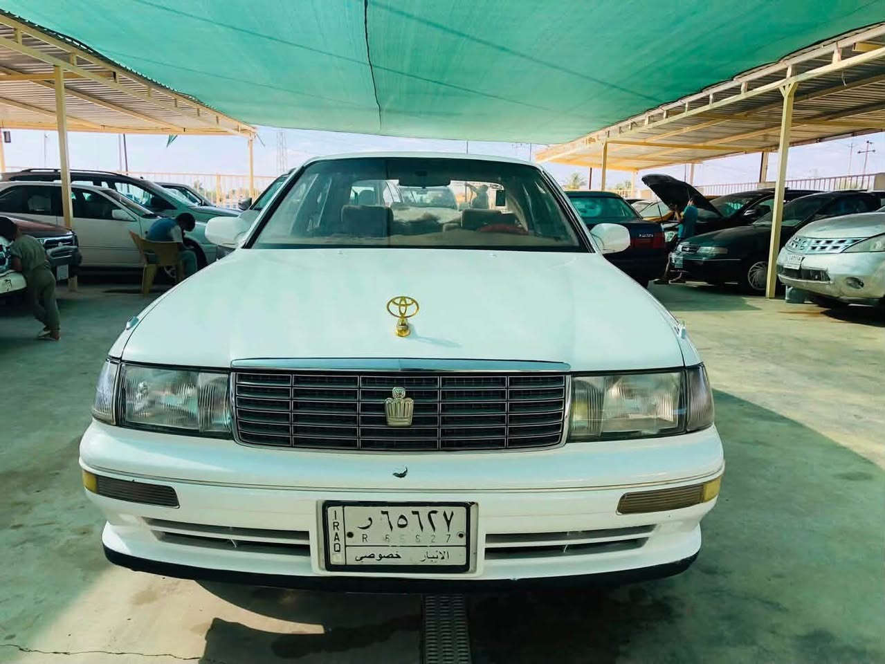 السلام عليكم للبيع كراون بطه 1995رقم انبار فول مواصفات تبريد قطعتين ثلاجه خلفيه كفاله عامه بيها شبر صبغ بل جاملغ الامامي كير مكينه 2,500حاويه توني شادهن صدر امامي خلفي جديد تخم تاير نص عمر داخل جديد بدون قطره خياس السياره ما معمره هيه جديده مكان السياره صلاح الدين بلد السعر 55وبيها مجال***********
