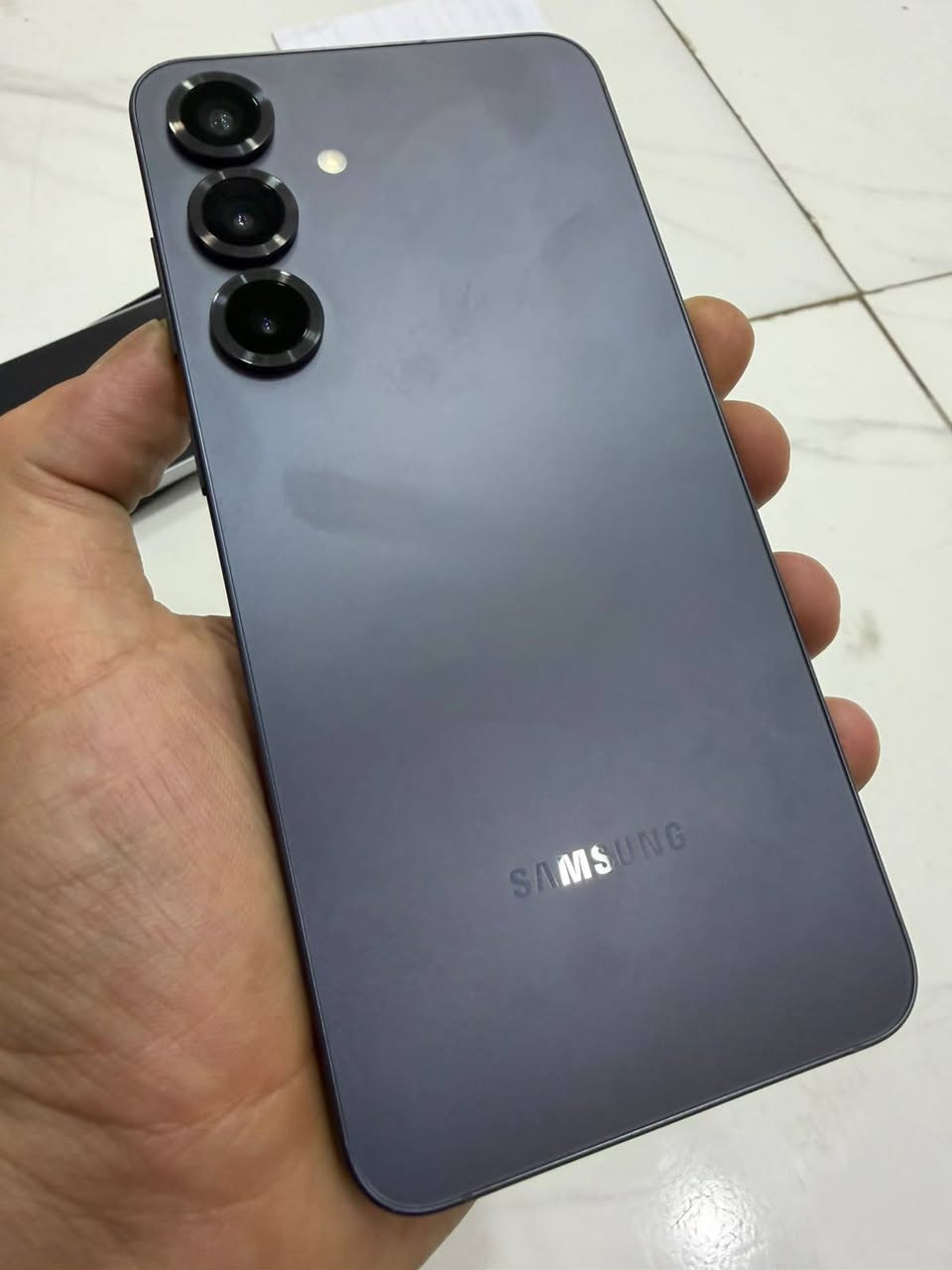 S26 ultra  256 ابيض ضمان برج العرب
١٢٧٥ 
S25 plus 256 اسود امريكي بدون ملحقات
٨٠٠ 
اجهزه جديده ممستخدمه جدا قليل 
مكاني بغداد الحريه توصيل ماعندي 
وفقط بيع بدون مراوس
***********
