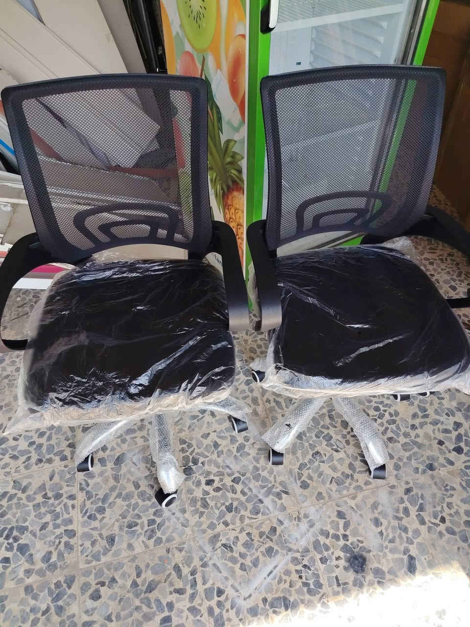 كرسي • بدون تفاصيل • للبيع