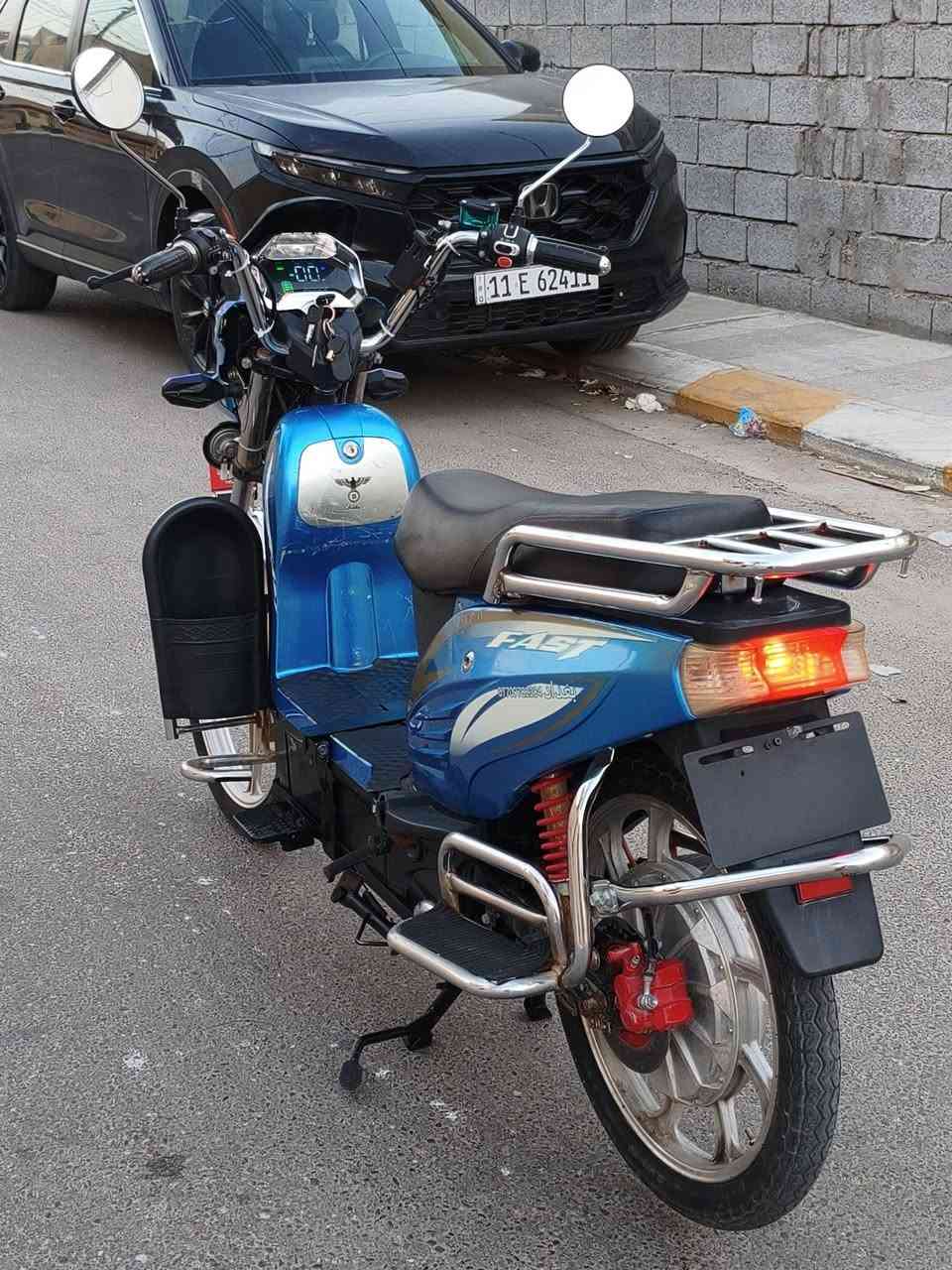 دراجة هارلي نظيفة ومناقصها شي ..
البطاريات🔋فوول وعالفحص ..
الكهربائيات كلها شغالة 🔌 .. مانع سرقة 📢 ..
تشغيل عن بعد 📲 .. نظام 🈴 رجوع للخلف .. شاشة تحديد العطل 🖥️ .. لايت عالي ناصي 🔦 .. اشاير ➡️⬅️ .. 
الـسعـر .. 400 .. وبــي مـجـال ..
*********** .. واتــســاب .
