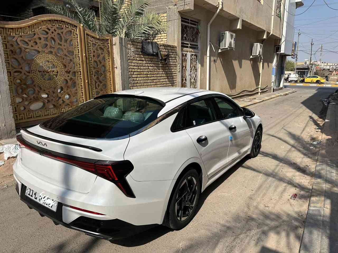 Kia 
K5
موديل 2024
خليجي مكفوله من الصبغ و التبدل 
سياره بعدها بحالة الضمان ( من الوكاله الدولية) 
رحره بأسمي رقم ( بغداد ) رقم انكليزي 
كشن كهربائي 
جنطه ذكيه
بصمه 
تشغيل عن بعد 
داخل بيجي مخمل 
محرك 2500 تنفس طبيعي 
ماشية 42 الف كيلو 
تبريد قطعتين 
السعر 218 
***********
مكاني ناصريه مركز
