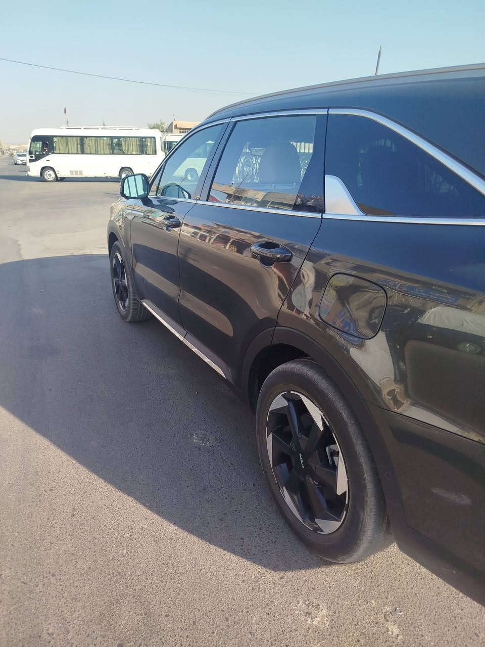 سلام عليكم سورنتو هايبرد sx برستيج فول مواصفات موديل 2025   وارد امريكي فقط جاملق وبنيد نفس الون بدون صبغ سياره اي قطره صبغ ما بيها علمن لسياره ماشيه 11 الف ميل السعر  285 وبيها مجال رقم الهاتف ***********
