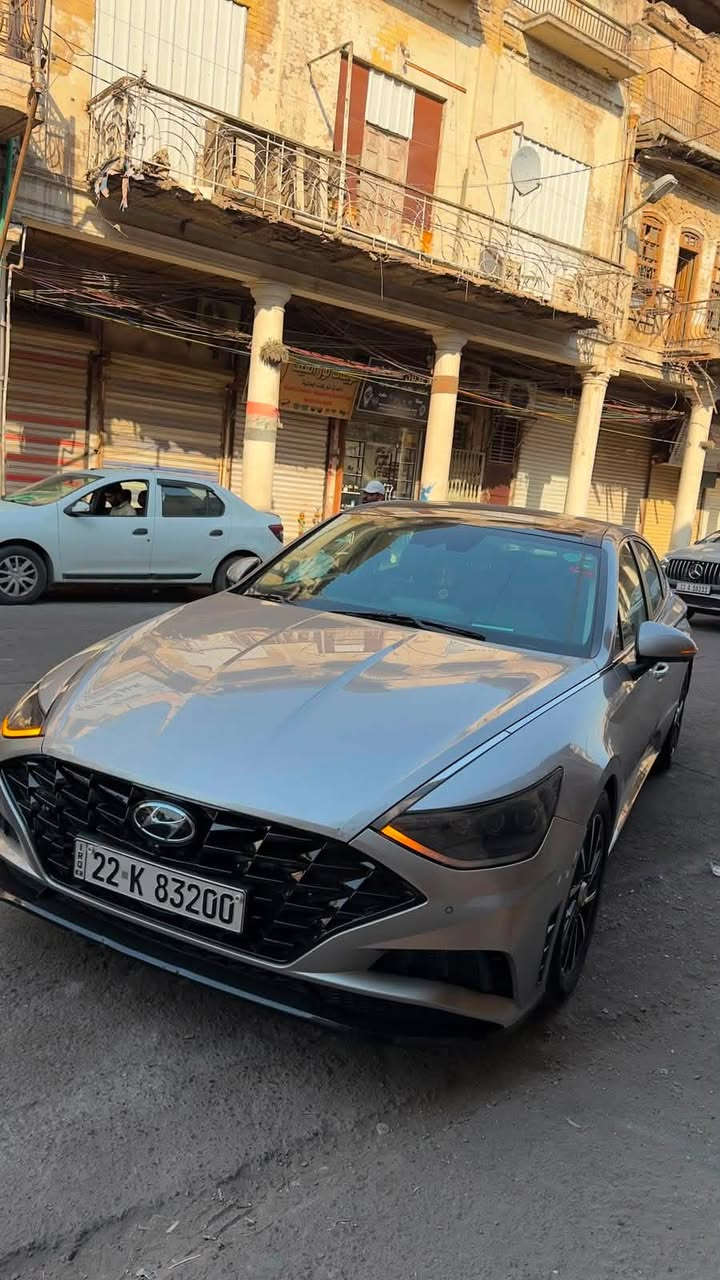 سلام عليكم شبابنة الطيبة
سوناتا 2021  رقم اربيل باسمي 

فول الفول.
تتحكم ريمونت 

محرك 1600 تيربو 
بانوراما 
تحكمات ستيرن 
شاشة جبيرة 
لايت زنون 
تايرات جديدة 

ماشية 90 الف ميل 

وحادثهة سرقة 

سعره 165 $ وبيهة مجال للطيبين 

مكان السيارة :بغداد / جميلة 

والي تعجبه السيارة اني بخدمتك متعجبك تجي تاخذهة وتروح. 

للاستفسار ***********
