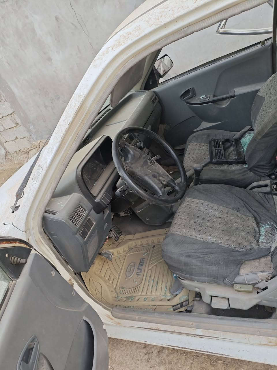 السلام عليكم سايبه للبيع موديل ٢٠١١ابيع ع حادثه مكان كربلاء السعر ١٥وبيه مجال للاستفسار ***********
