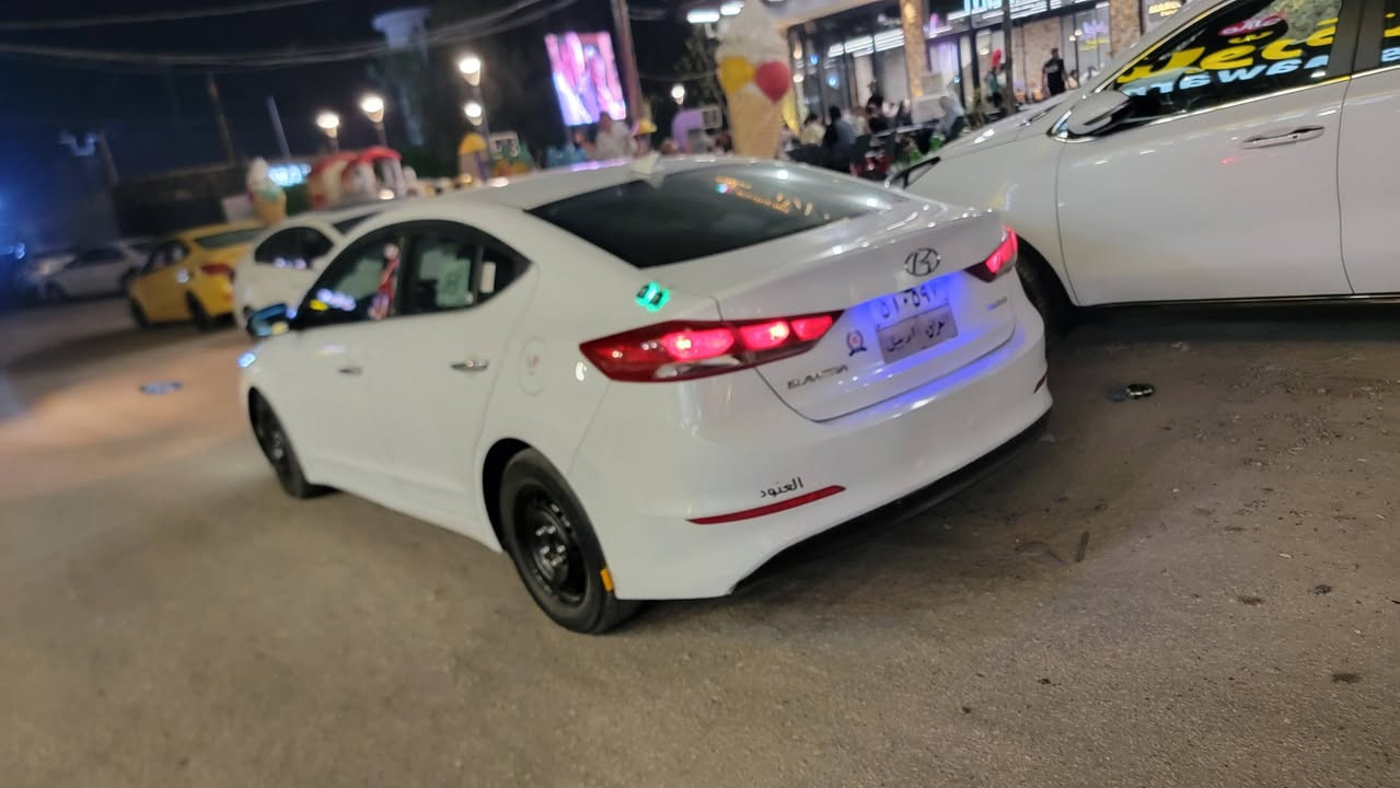النتره موديل 17 وارد أمريكي جاملغ والبنيد وبيه صبغات بالحزام مكينه 1800 دوش كير ومكينه حداديه وتبريد كله نضيف تحويل او وكاله بكيفك  انته بعد مكاني بالحله  السعر 83 ورقه 
***********

