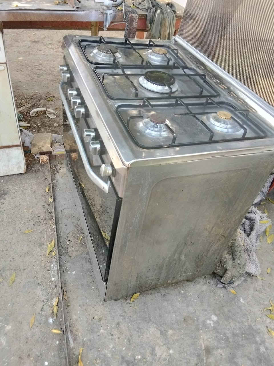 طباخ مفول ومضمون نار خضره وشغال كله فرن فوك وجوه وشرط الضمان بسعر 150 وبيه مجال بسيط اليريده يراسلني اويتصل ويدلل مكاني الاحرار خلف المستشفى ***********

