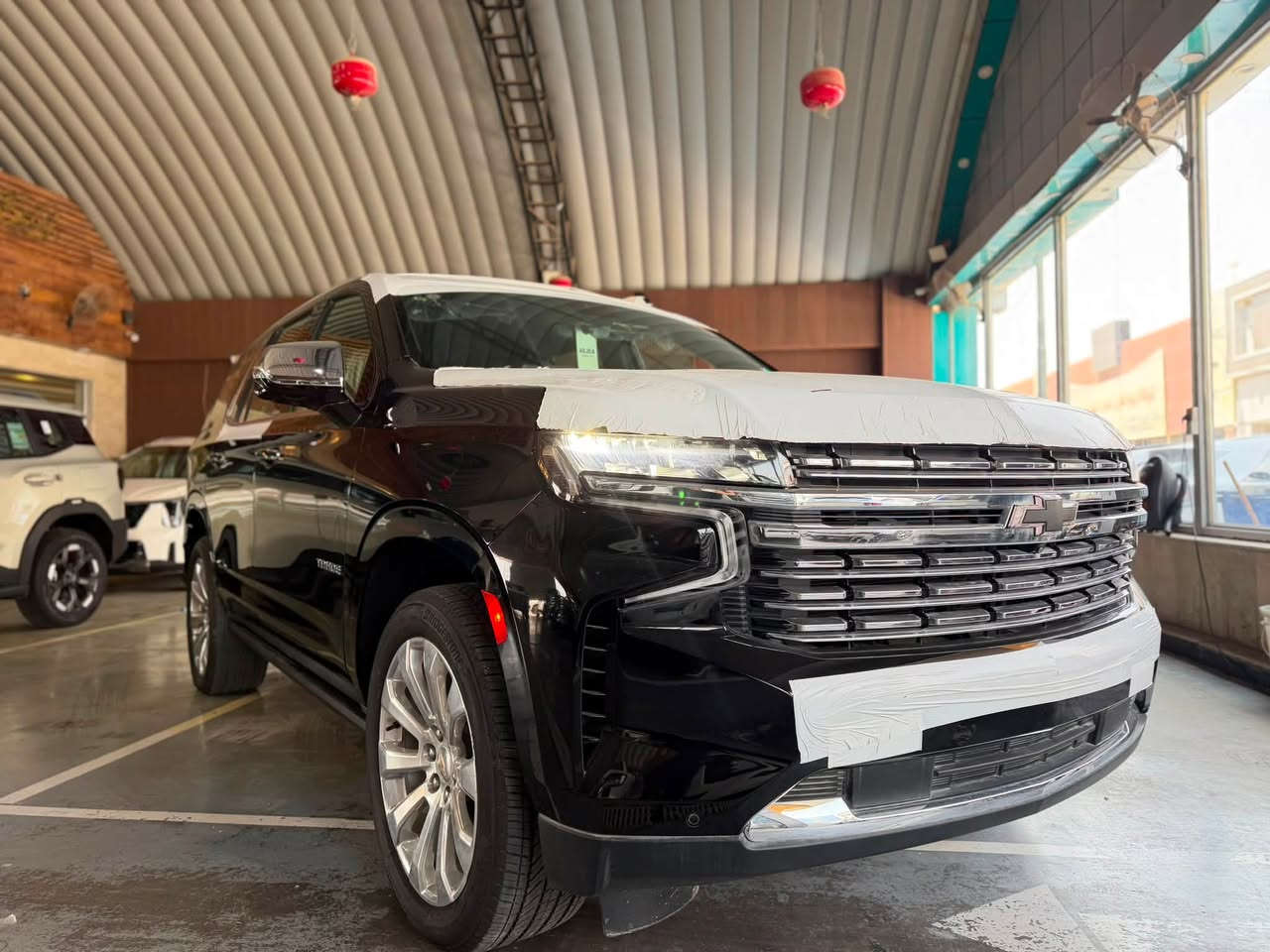 CHEVROLET TAHOE PREMIER

شيفروليت تاهو بريمير
الموديل :2024 ( خليجي )
اللون : اسود 
العداد :زيرو 

حجم المحرك : 5300 Cc
عدد الاسطوانات : 8 اسطوانات ( 8 سلندر )
المواصفات : 
* سقف بانوراما 
* دخول ذكي للسياره 4 أبواب ( بصمه )
* المقاعد كهربائية تدفئة و تبريد
* مقصوره الركاب من الجلد الفاخر + خشب ملكي 
* شاحن وايرلس لاسلكي
* ويل 22 انج
* نظام الرؤيه : 5 كامرات رؤيه شامله ( BIRD VIEW )
* نظام التعليق مستقل
* كشنات ميموري خزن
* نظام الصوت BOSE سماعات عدد 10
* دوسات كهرباء + اناره LED
* نظام سحب مقطوره تحكم كامل + كامرة لرؤية المطوره
* نظام جكات

السيارة رقم بغداد 

العنوان _بابل طريق حلة نجف 
للاستفسار 
***********
***********
