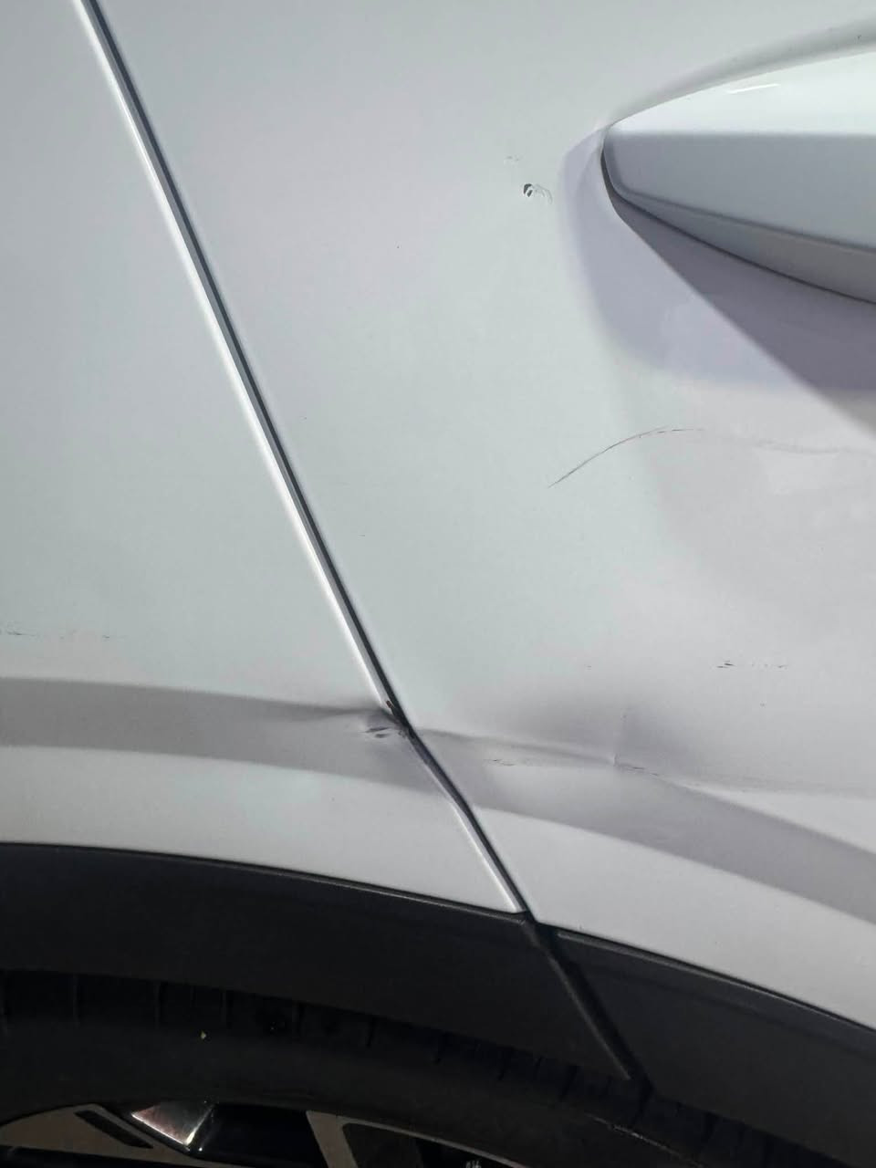 السلام عليكم
‏Kia Sportage 2023 خليجي لون ابيض صدفي رقم اربيل تحويل ثاني يوم ماشيه 65Km

مواصفات

.نقطه عمياء

.اشاير بالمري

.حساسات خلفيه

.كامره دواره

.رادار جانبي وامامي

.تخم تاير جديد

.ويل قياس 19  

.رادار خروج عن المسار

.سايد بريك بصمه

.اريل نفكيشن 

.مثبت سرعه

.تحكم ستيرن شفتات

.شاشه كاربلاي

.4 تحكمات قياده عادي وسمارت وايكو وسبورت

.تشغيل عن بعد 

.بصمتين

.مري شفط وطي اوتو

.ترحيب من تتقرب ع سياره

.وكالهN/M

.تحكم تبريد شاشه مناخ منفصل 

.لايت نظام رفلكتر

.السياره بحاله الوكاله نظيفه كلش بدون نقص برغي 

ملاحضه/ بيها بارد صغير بحافه الجاملغ الأيسر  يعني استخدام شخصي 

وبيها خطة باب الخلفي جهة الصدر مصورهن كلهن 

السعر 205$ وبيها مجال

مكاني بغداد الحرية 

السيارة رقم اربيل 

***********
