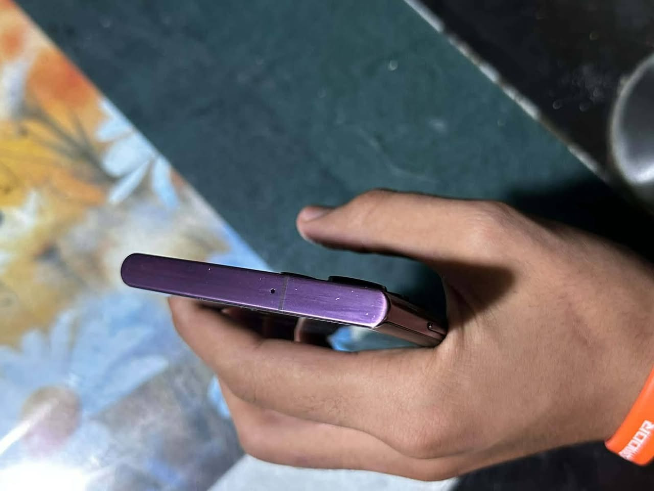 السلام عليكم اس ٢٢ الترا للبيع جهاز ذاكرة 256 دبل شريحه وشوفه عينكم سعره 470 وبي مجال مكاني بغداد سبع البور الشراي يتفضل
