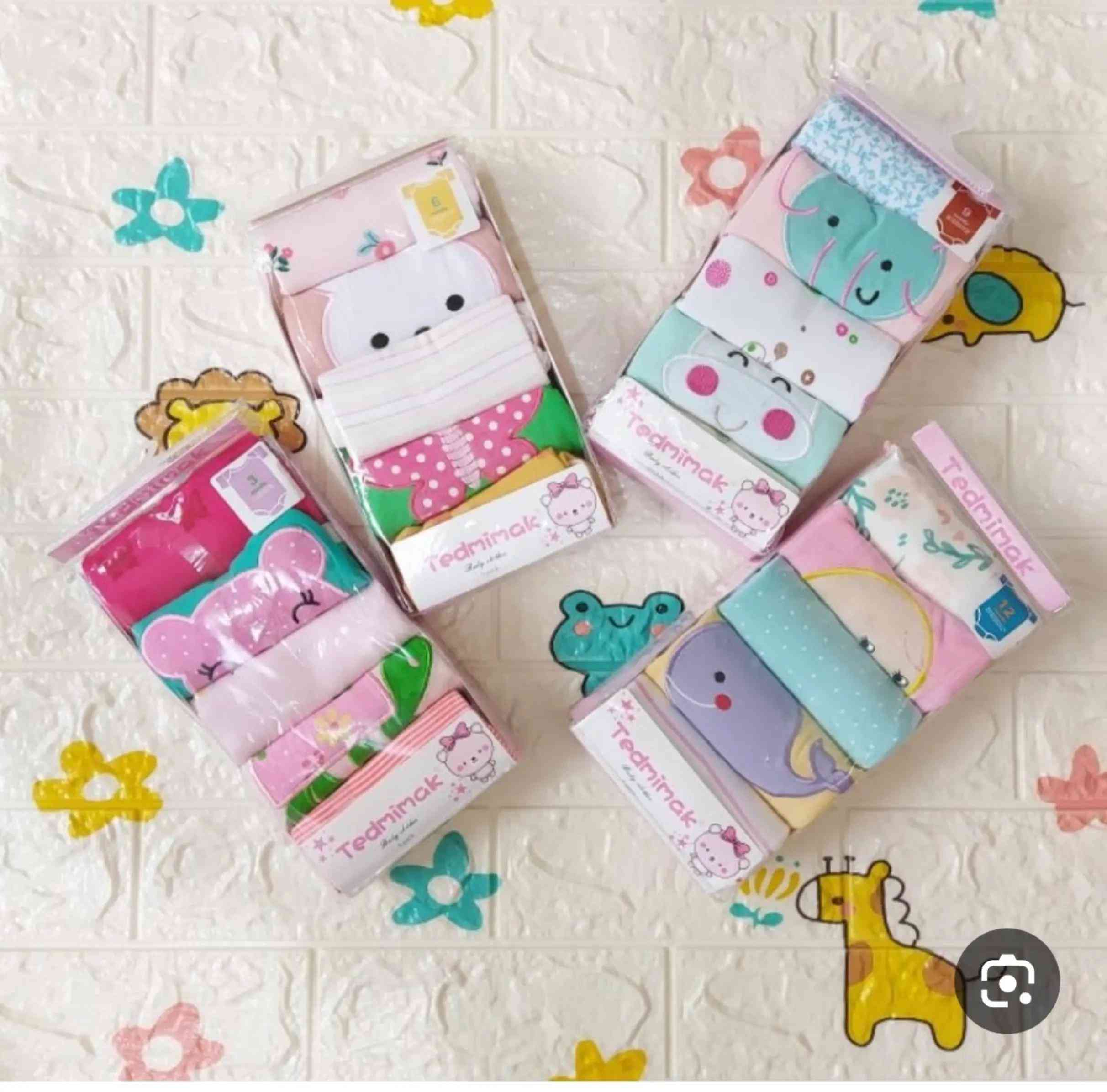 🧸✨ أوفرات البيبي وصلت… والنعومة تحچي وحدها! ✨🧸 من أول لحظة لبيبيكم، خلي اللبس يكون ناعم، مريح وحلو بنفس الوقت 😍💕 👶 الأوفرات متوفرة بقياسات: من 0 شهر إلى 24 شهر 🍼 🌸 موديلات حلوة ومناسبة للبيبيات 🌸 أقمشة ناعمة ومريحة على بشرة الطفل 🌸 ألوان ونقشات متنوعة 🌸 عملية للّبس اليومي والخروج 🌸 مناسبة كهدية للبيبي الجديد 🎁 💖 إذا تدورون على لبس بيبي مرتب وناعم ويخبل بالصور… لا تفوتكم هالأوفرات! 📲 للحجز فقط واتساب: *********** 🚚 توجد خدمة توصيل 📍 الموصل – حي سومر – مقابل أعراس راما #البسه_الكرم_للاطفال #اوفرات_بيبي #ملابس_اطفال #ملابس_مواليد #حديثي_الولادة 

نص مكتوب في الصور:
- عمر 9 أشهر اليسا الكرم للأطفال
