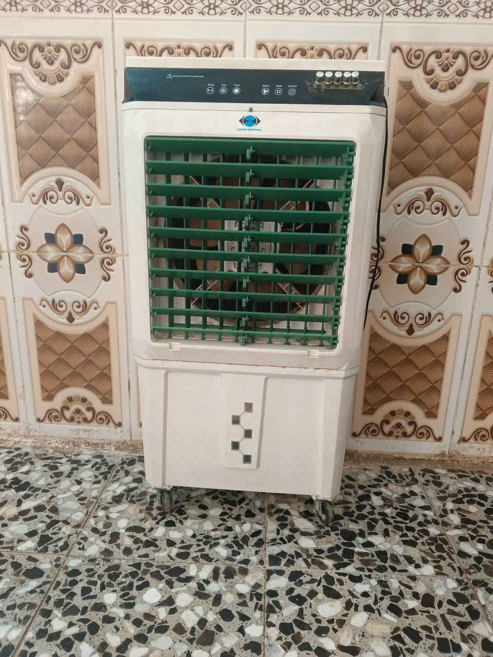 مبرده البيع السعر 100.  ***********
