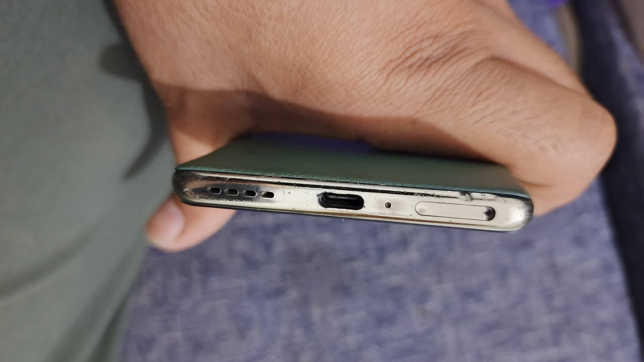 📱 للبيع Infinix Note 40 Pro
🔹 الذاكرة: 256GB
🔹 الرام: 12GB + 12GB
🔹 الكاميرا الخلفية: 108MP
🔹 الكاميرا الأمامية: 32MP
🔹 البطارية: 5000mAh
🔹 الشحن السريع: 90W ⚡
🔹 الملحقات: شاحن 90 واط فقط
💰 السعر: 225 ألف دينار
📍 العنوان: بغداد – حي أور
📞 للتواصل: ***********
