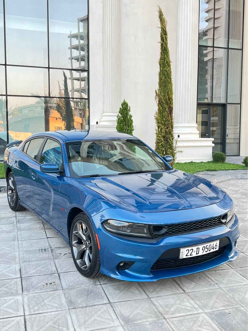 Dogge charger 2022 sxt 
Clean title 📦
*********** SXT 2022 🚘🔥
***********
للبیع مراوس
٥٨ الف ماشی

• مكينة 3.6L 
• گير أوتوماتيك 8 سرعات
• دفع خلفي RWD
• تشغيل بصمة + تشغيل عن بُعد
• شاشة وسطية مع Apple CarPlay وAndroid Auto
• كاميرا خلفية وحساسات
• مثبت سرعة
• تحكم بالمقود
• داخلية مرتبة ومريحة
• شكل رياضي وفخم، وأداء ممتاز بالشارع
• سيارة قوية، مريحة وقطعها متوفرة

📌 مناسبة للاستخدام اليومي والسفر، وشكلها الرياضي يخليها مميزة بالطريق.

للاستفسار عن السعر والتفاصيل، راسلني خاص 📩 أربيل, العراق
