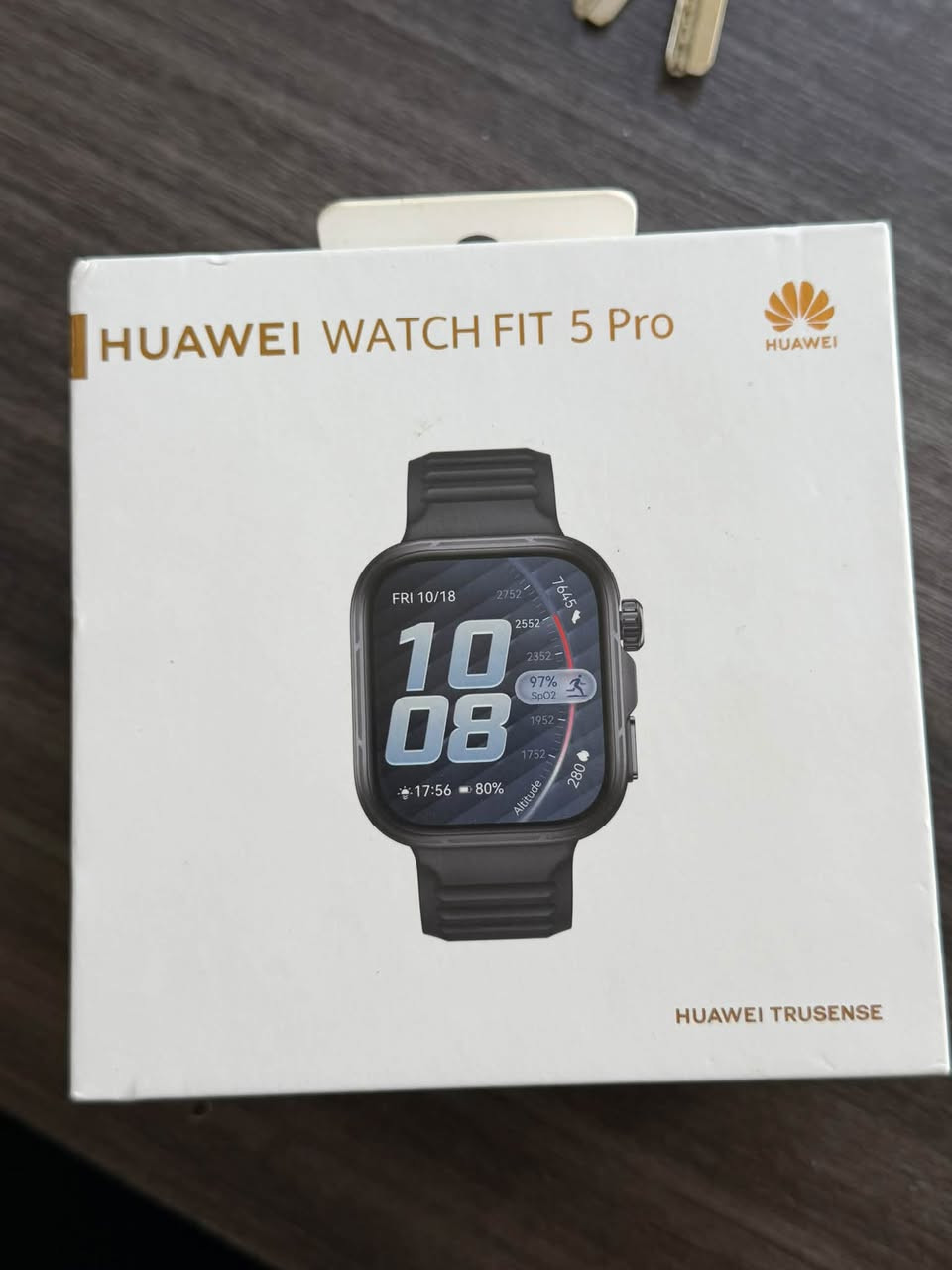 Huawei Watch Fit 5 Pro - إشبه جديدة
> * النظافة: 100% بحالة الزيرو تماماً (استخدام مرة واحدة فقط
للتجربة، خالية من أي خدش).
> * الضمان: داخلة ضمن فترة الضمان الرسمي.
> * المحتويات: الكرتون الأصلي + الشاحن الأصلي بكامل أوراقها.
> أبرز المميزات:
> * تصميم عصري وأنيق يناسب جميع الأوقات.
> * شاشة عالية الدقة وواضحة جداً.
> * ميزات صحية ورياضية متكاملة (مراقبة النبض، النوم، والأكسجين).
> * بطارية قوية توصل 10 ايام وتدعم التوصيل والمكالمات/الإشعارات.
> السعر المطلوب: 280
> للتواصل: ***********
