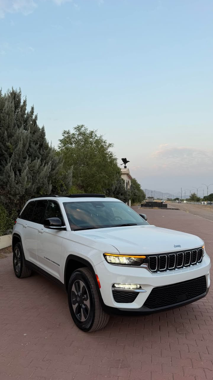 السلام عليكم 
2024 JEEP GRAND CHEROKEE, 4XE
اللوان :ابيض  
عداد المسافة :22 الف 

حجم المحرك : V4  375HP
سياره : هايبرد +شحن +بنزين🔋

 ملاحطة السيارة :بدون صبغ 
بدون دواخل ✅ ارباگ سستم بلادى 
سعر :310 ومجال
المواصفات 
صندوق شفط كهربائي 
شاشة دشبول ديجيتال
كاميرا 
كير ماوس 
هاند بريك بصمة
اوتو هولد : 𝐀𝐔𝐓𝐎 𝐇𝐎𝐋𝐃
اوتو ستارات : 𝐀𝐔𝐓𝐎 𝐒𝐓𝐀𝐑𝐃
اوتو ستوب : 𝐀𝐔𝐓𝐎 𝐒𝐓𝐎𝐏
رادار امامي (تحديد مسار)
رادار جانبي  (نقاط عمياء)
رادار خلفي (التحذير من الاصطدام)
حساسات امامي 
حساسات جانبي
حساسات خلفي
نظام : 𝐓𝐎𝐖/𝐇𝐀𝐔𝐋
نظام : 𝐒𝐏𝐎𝐑𝐓
نظام : 𝐄𝐂𝐎
نظام : 𝐍𝐎𝐑𝐌𝐀𝐋
نظام : 𝐒𝐋𝐈𝐏𝐏𝐄𝐑𝐘
نظام : 𝐓𝐑𝐀𝐈𝐋 
نظام  : 𝐃𝐄𝐄𝐏 𝐒𝐍𝐎𝐖/𝐒𝐀𝐍𝐃
تحكمات استيرن
كشنات كهربائي 
 تبريد لمس
تبريد مركزي
لايتات 𝐋𝐄𝐃 عدسة زينون بيلادي
بلوجكترات 𝐋𝐄𝐃 بيلادي
بكلايتات 𝐋𝐄𝐃 بيلادي
ويل كروم 

تفاصيل اكثر الاتصال على ارقام التالية

𝐖𝐡𝐚𝐭𝐬𝐀𝐩𝐩-𝐕𝐢𝐛𝐢𝐫
☎️ [hidden information]
***********
عنوان📍عقره اكر, نينوى
