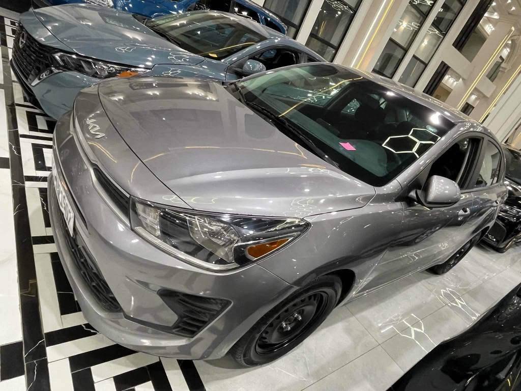 سلام عليكم 
كيا ريو موديل 2023
مواصفات S
كير cvt محول إلى at
محرك ١٦ دوش
بيها بنيد و جاملغ و باب سكن صبغ
للتواصل على الرقم التالي
*********** أربيل, العراق
