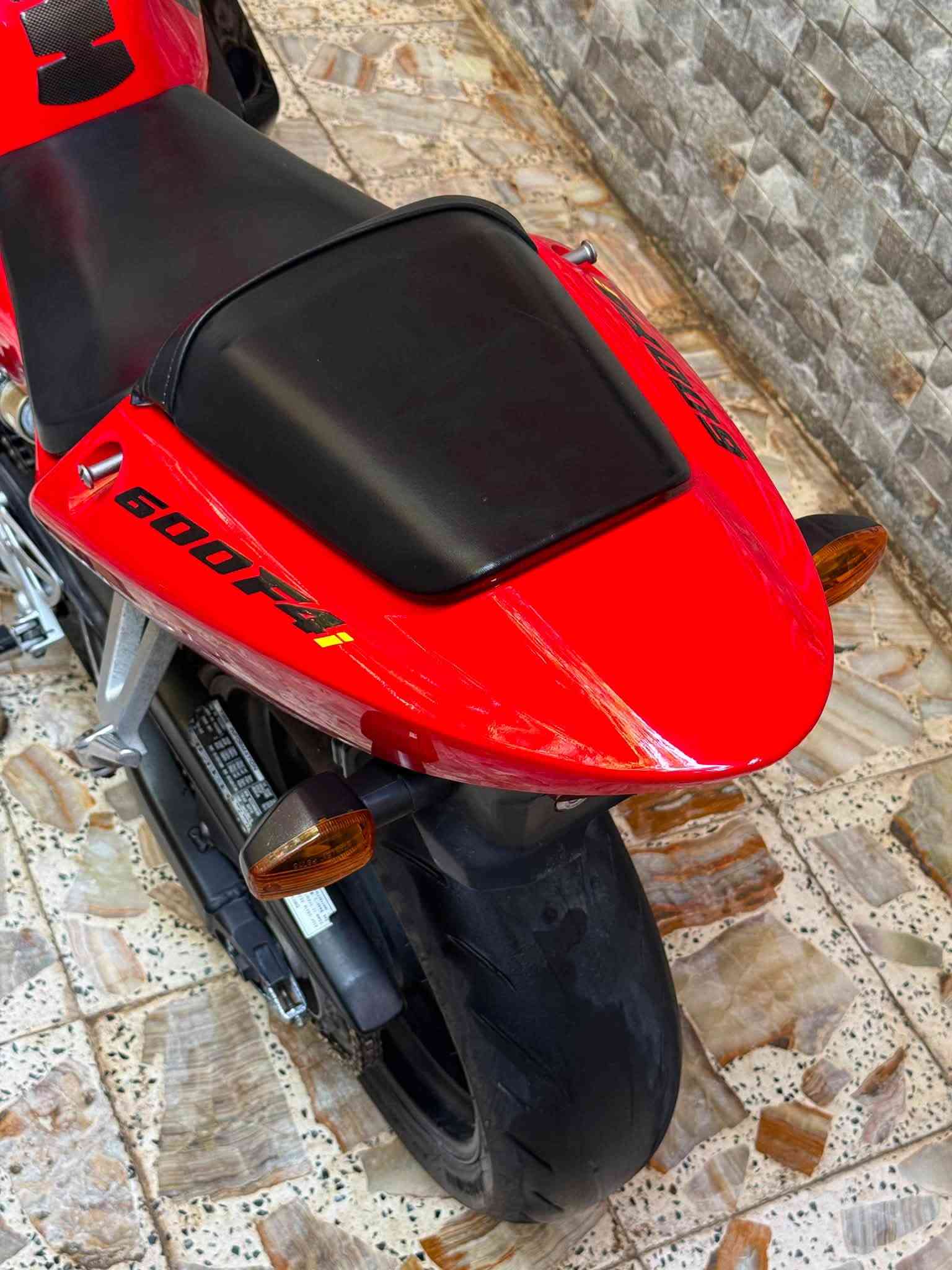 سلام عليكم كربلاء. F4i 600cc  بدون رقم جديد 
تلفون 📞 ***********

