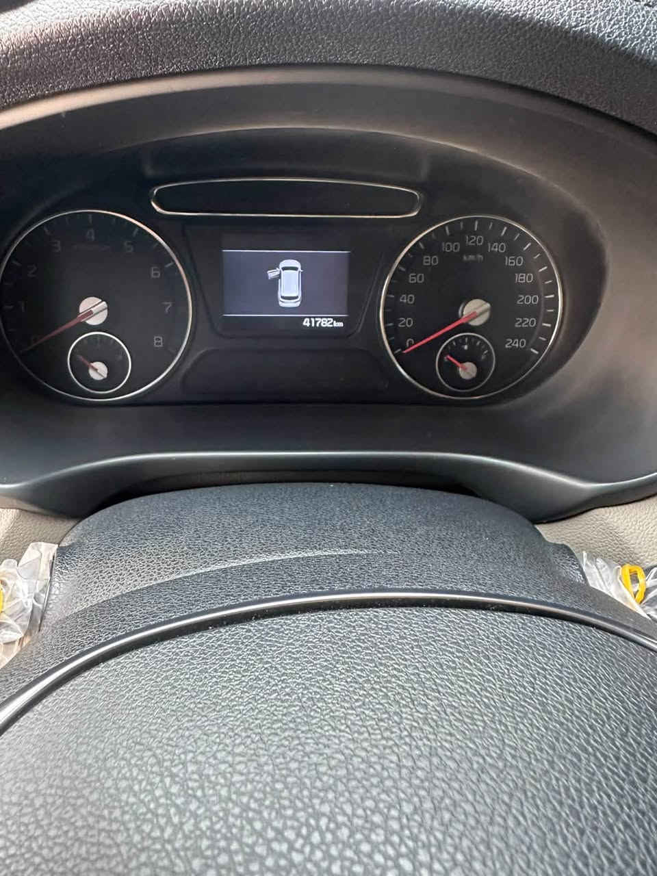 السلام عليكم سورنتو موديل ٢٠٢٠ سيارة بوضع الشركة ماشية ٤١٠٠٠ كفالة عامة  السعر ٢٤٥ ورقة وبيها مجال بسيط***********

